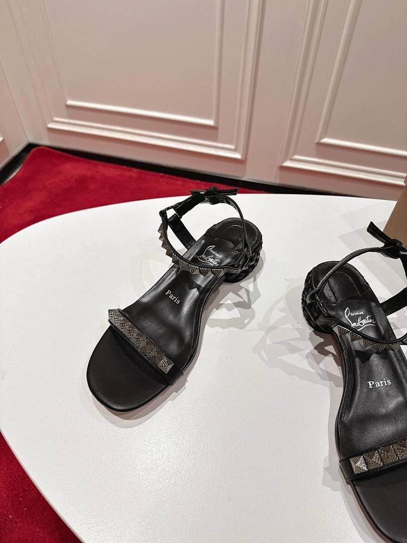 BLACK EMBELLISHED STRAP SANDALS