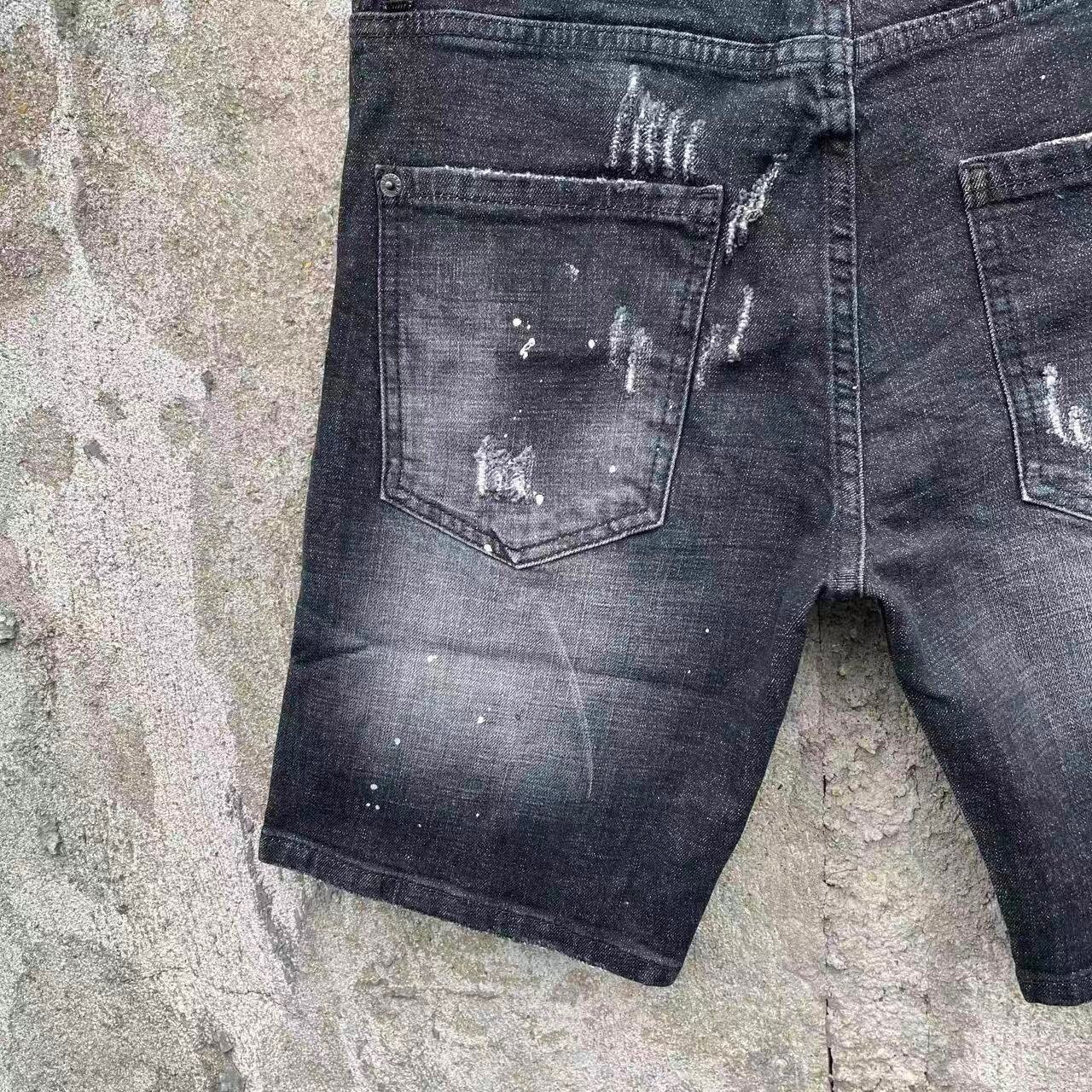 DISTRESSED ZIP DENIM SHORTS