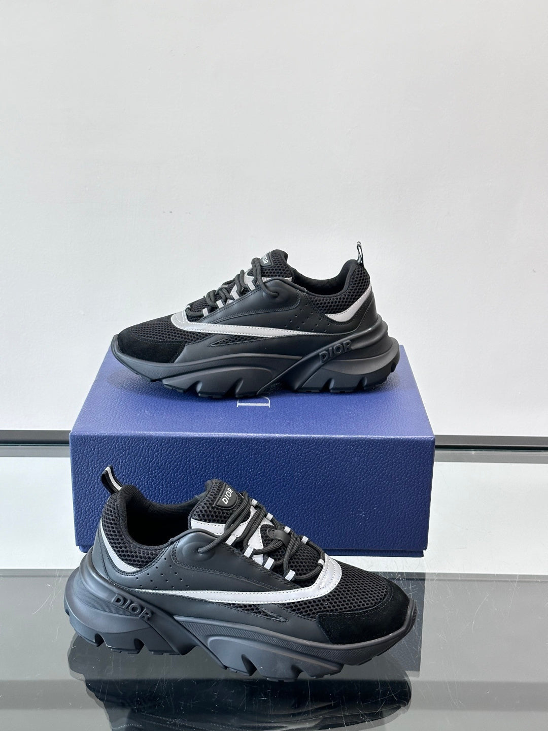 BLACK & GREY DESIGNER RUNNER SNEAKERS