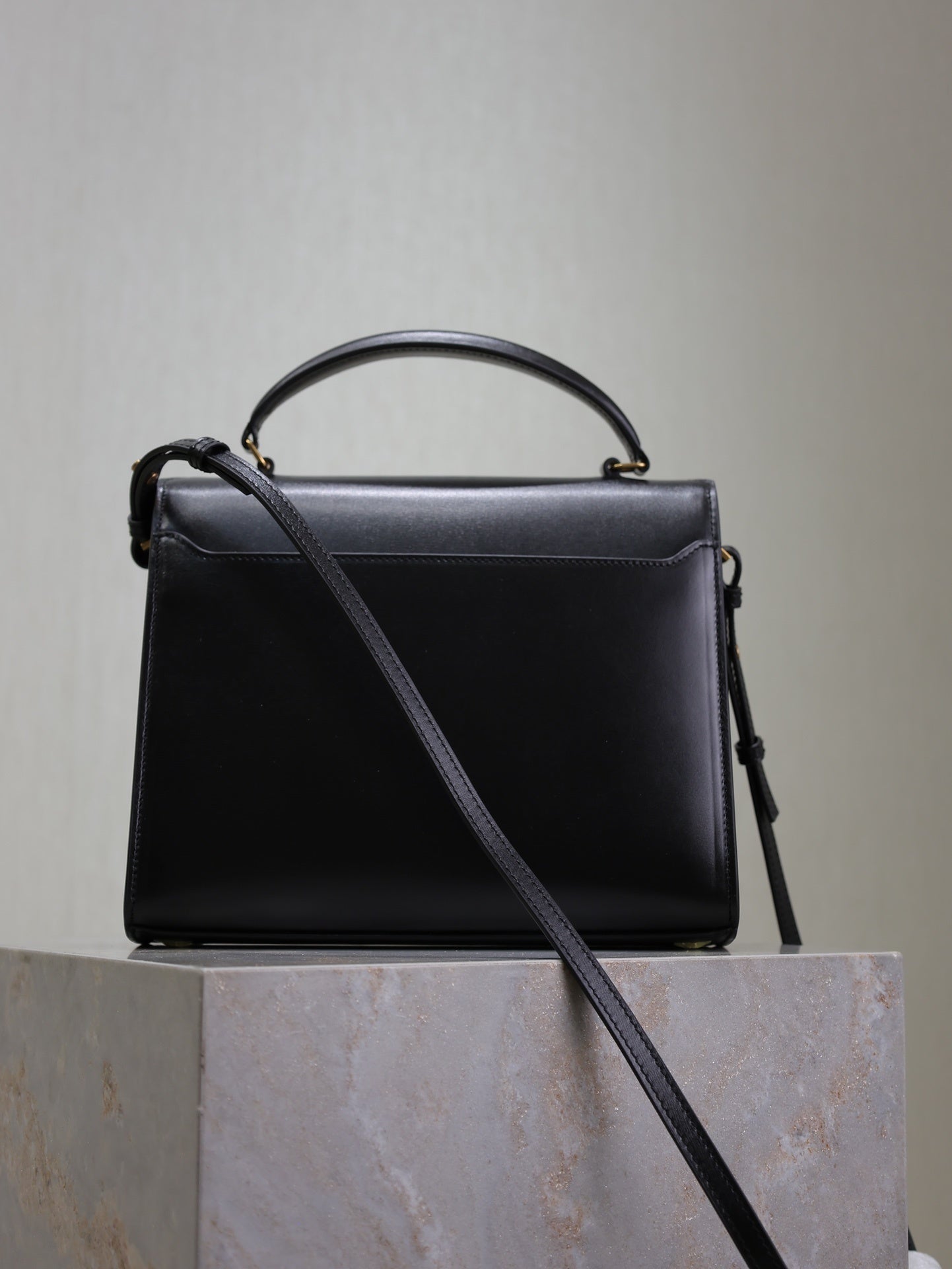 STRUCTURED TOP-HANDLE ENVELOPE BAG
