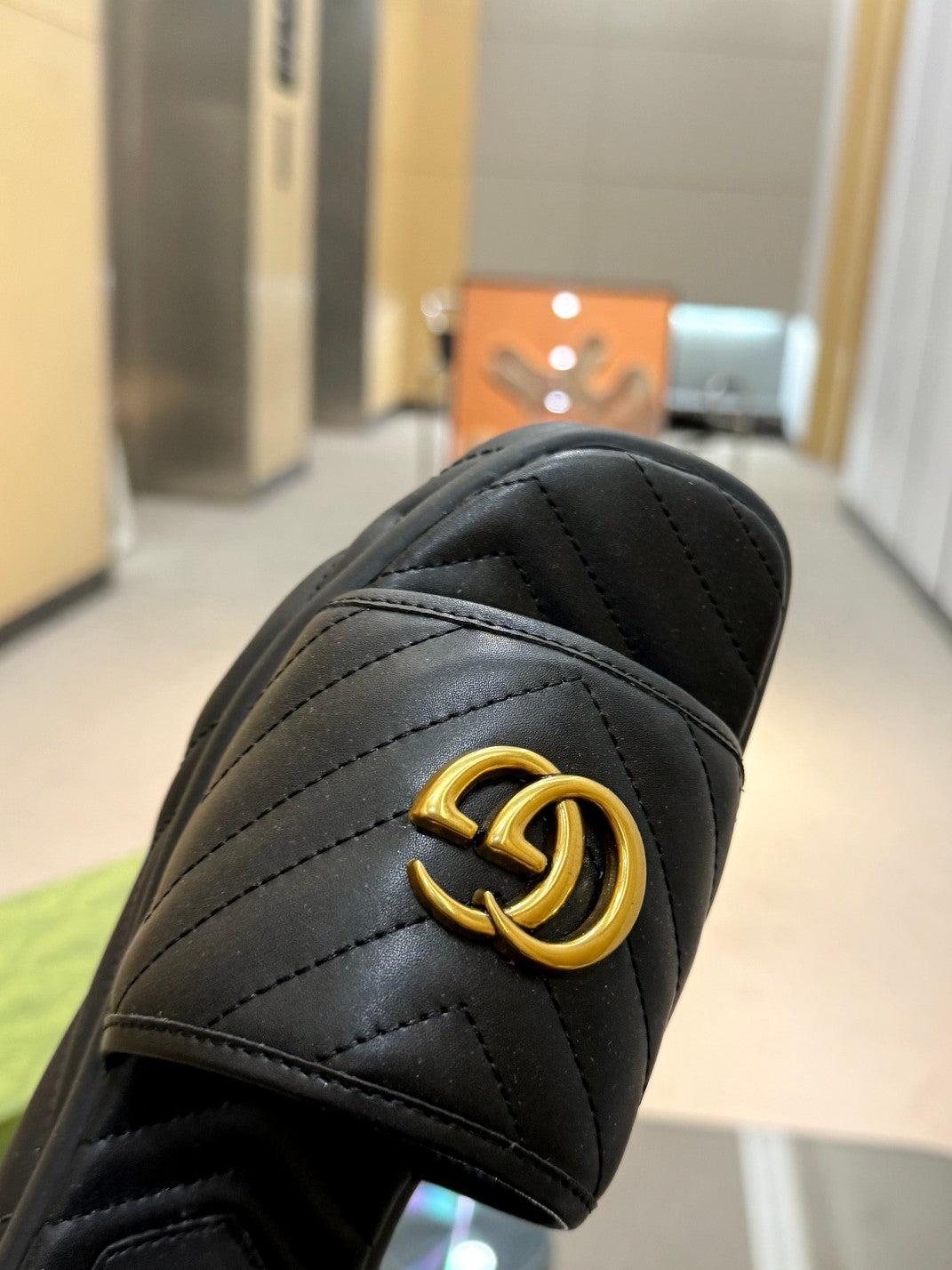 BLACK QUILTED LOGO SLIDE SANDALS