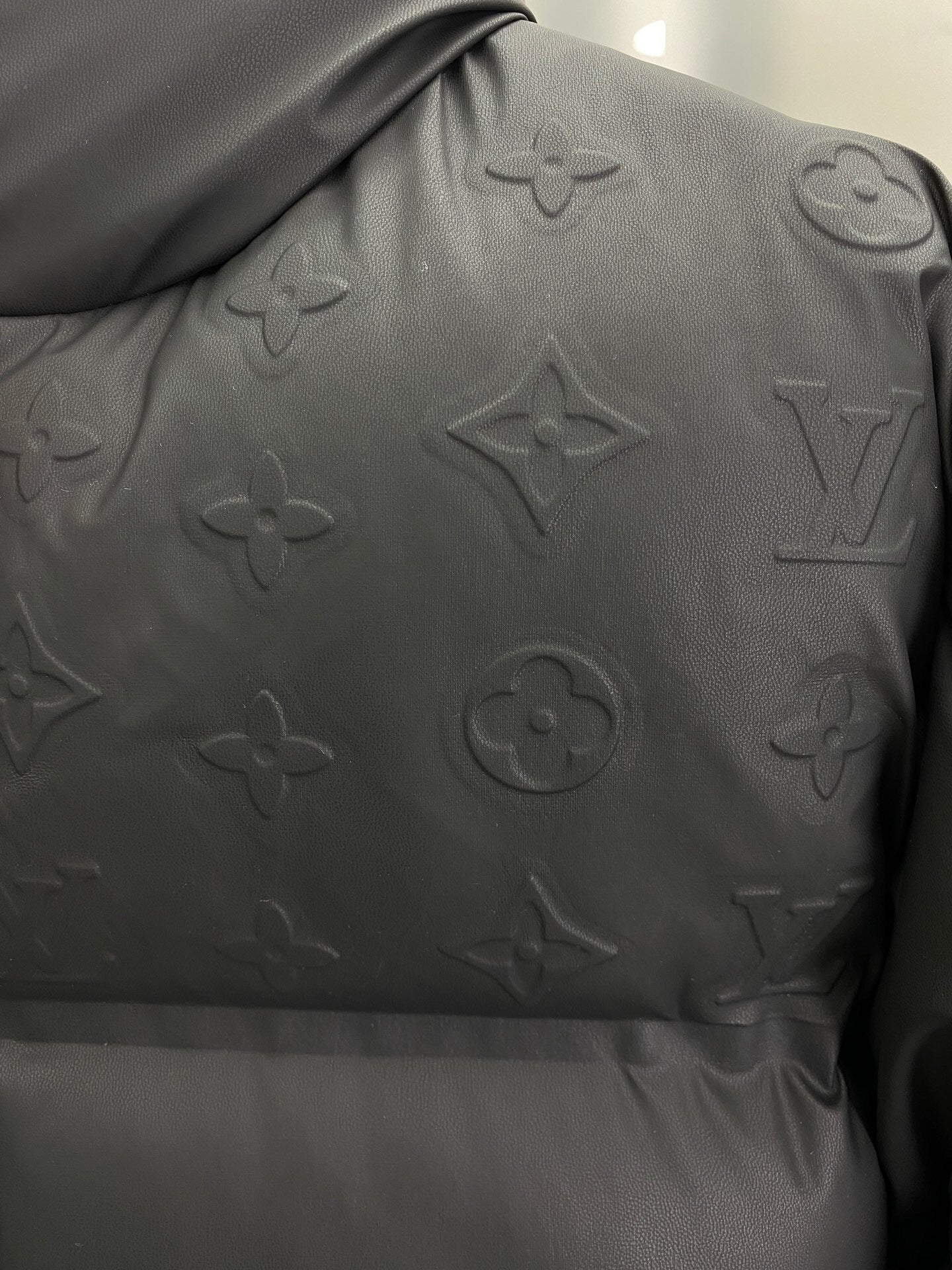 HOODED PUFFER JACKET WITH EMBOSSED PATTERN