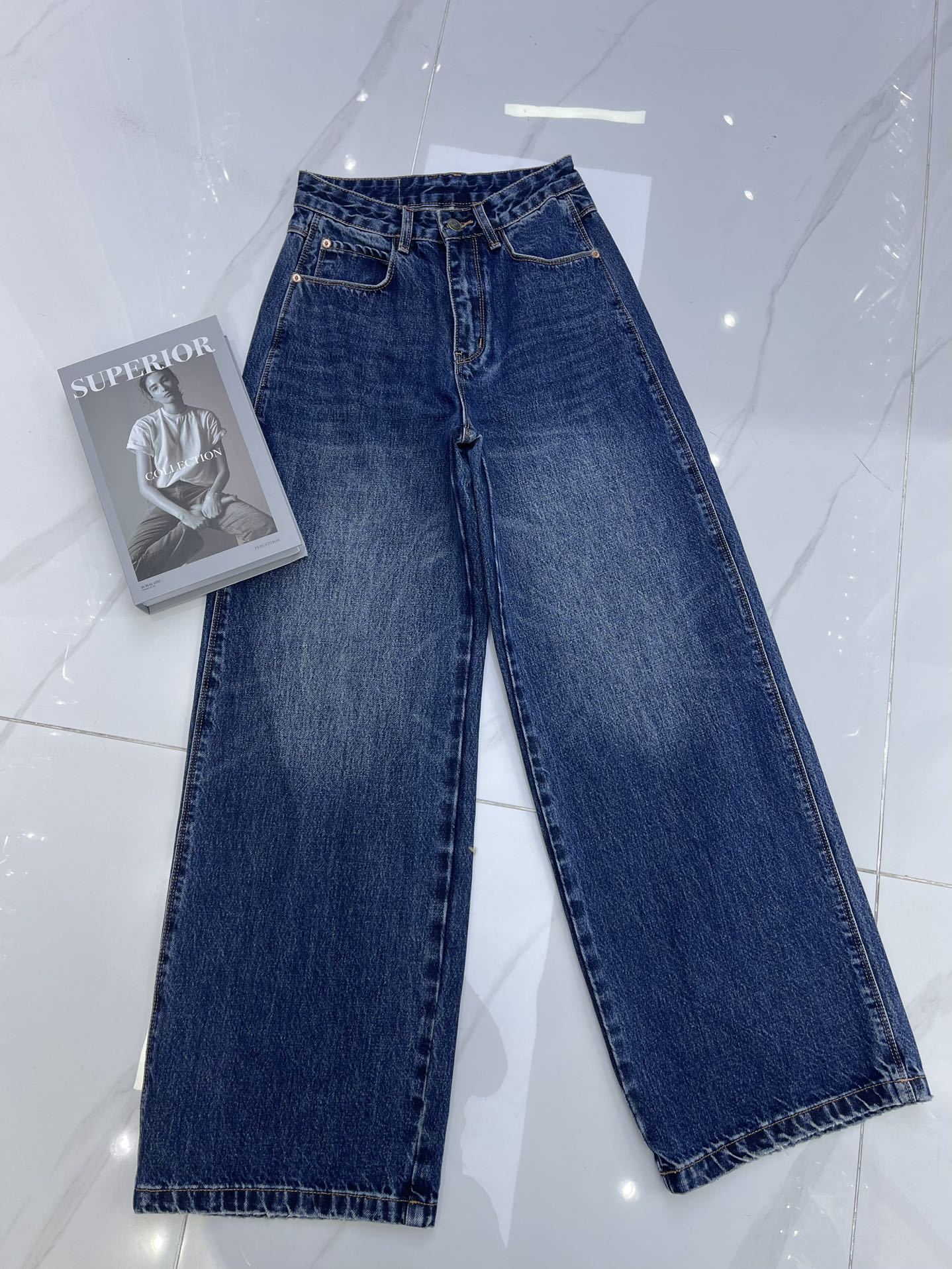 WIDE LEG VINTAGE WASH DENIM JEANS