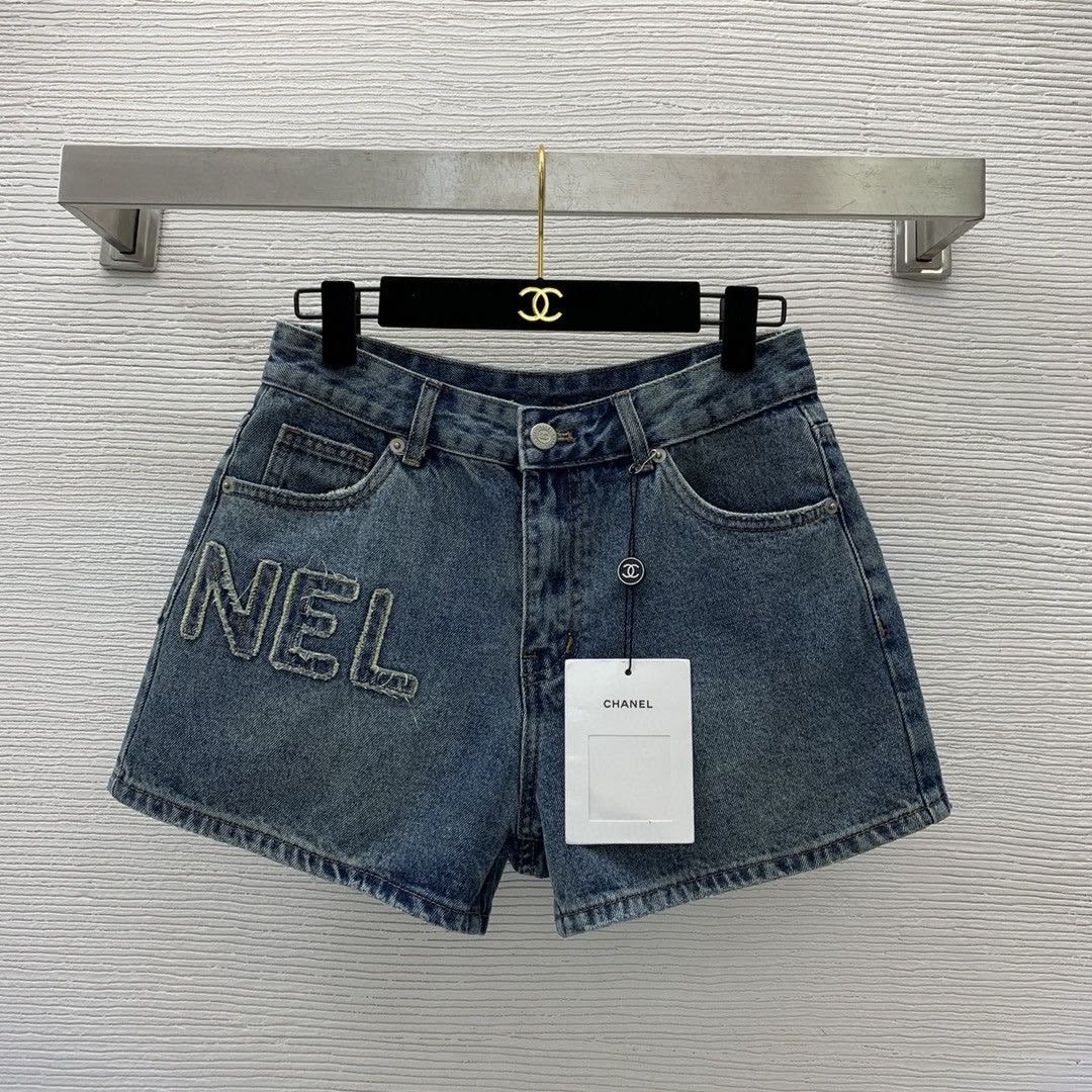 EVERYDAY COMFORT DENIM SHORTS