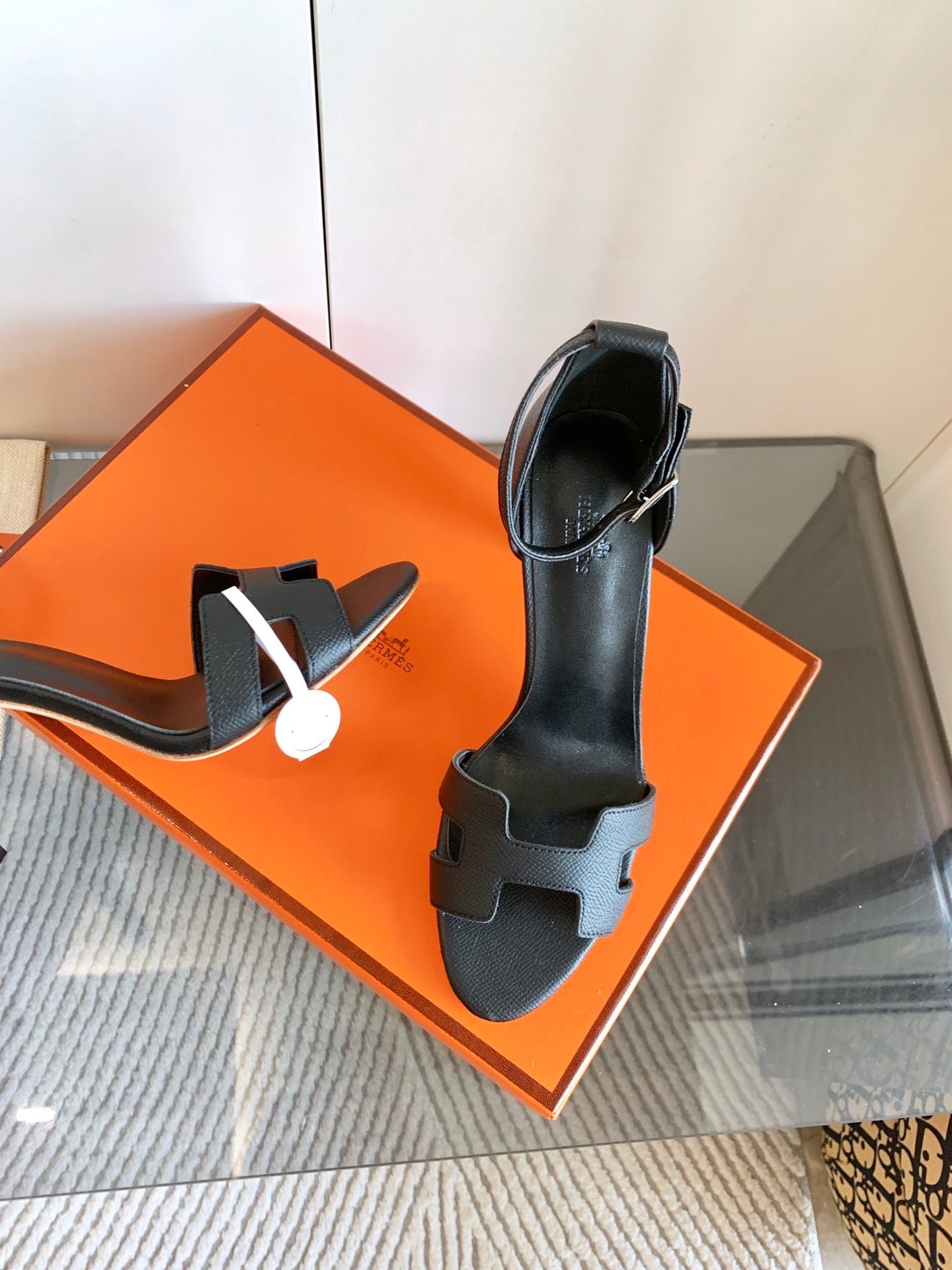 BLACK LEATHER ANKLE STRAP HEEL SANDALS
