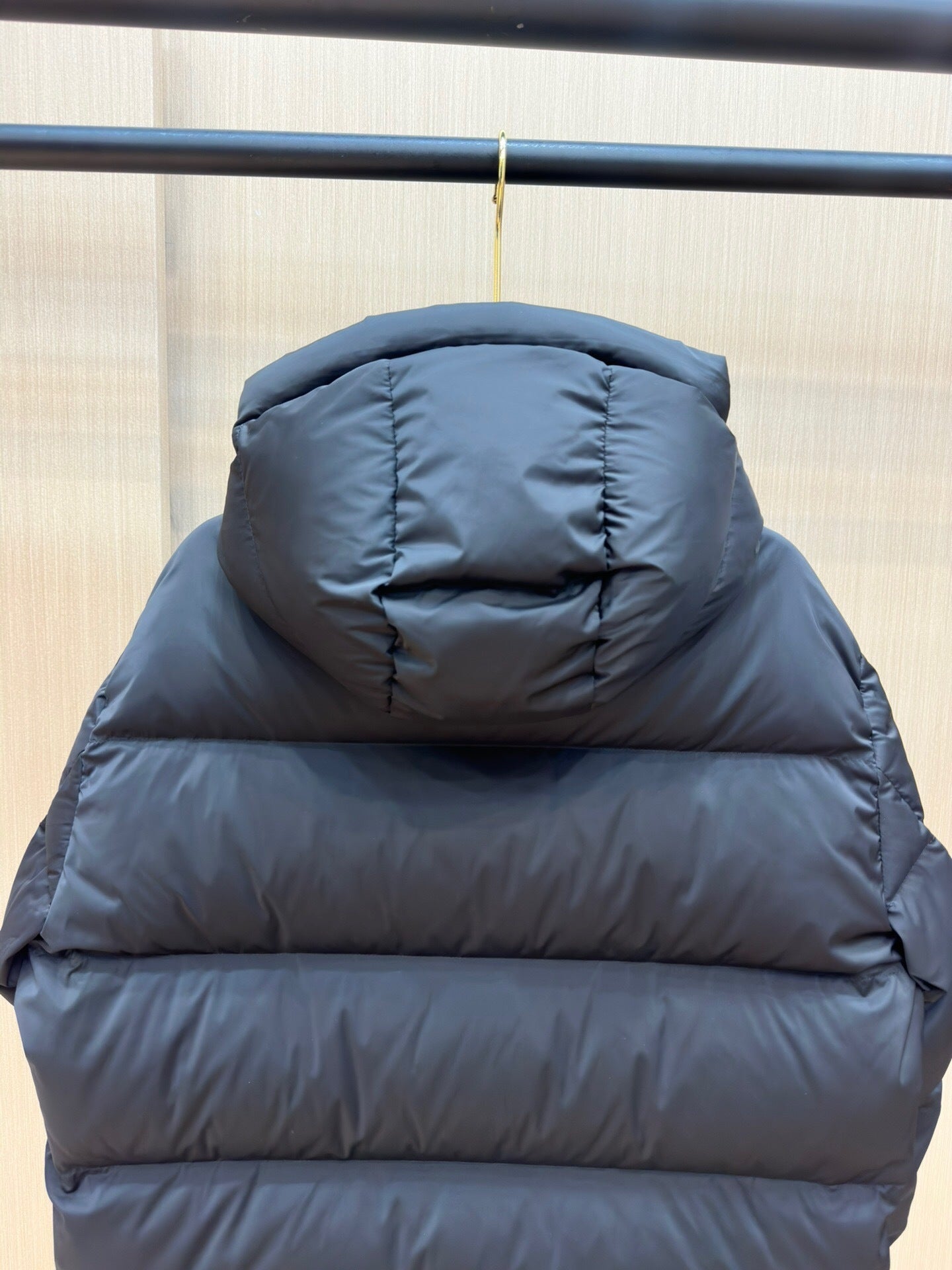 CLASSIC QUILTED HOODED PUFFER JACKET
