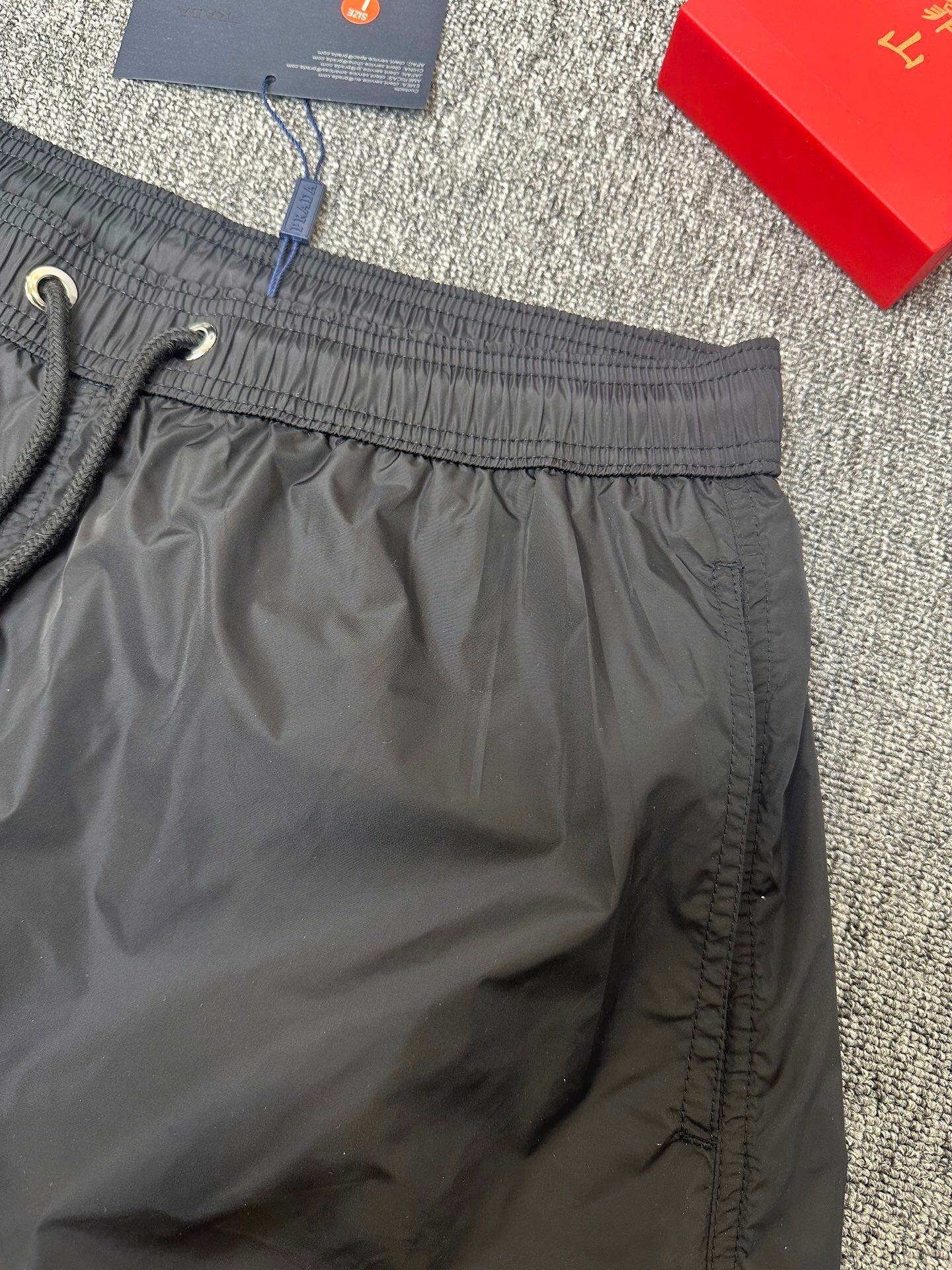 MINIMAL SWIM SHORTS – CLASSIC BLACK