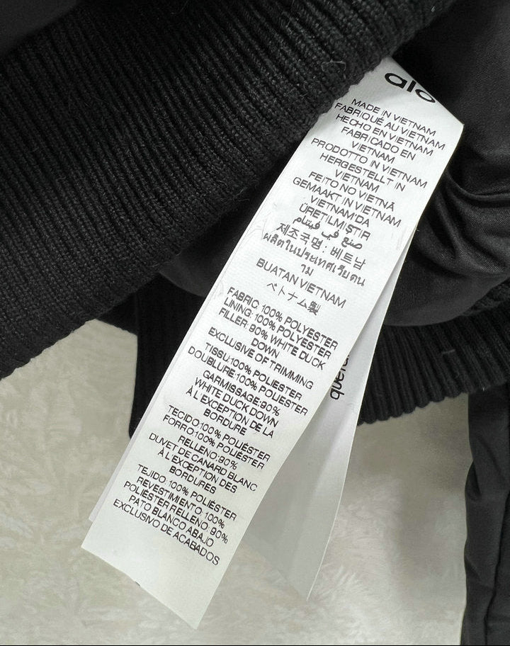 CROPPED INSULATED JACKET WITH WIDE COLLAR