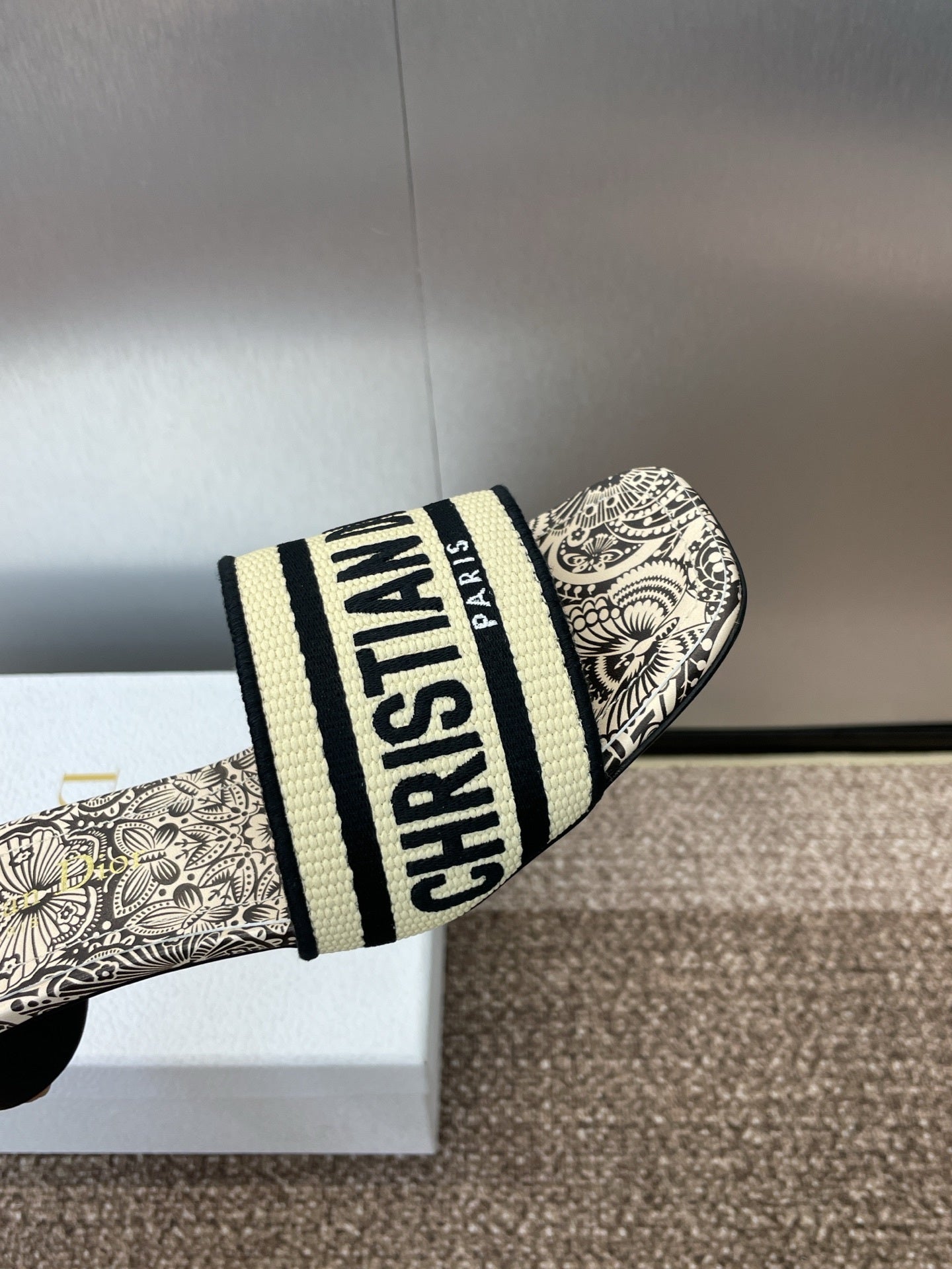 LOGO JACQUARD MID-HEEL MULES – BLACK & CREAM TOILE