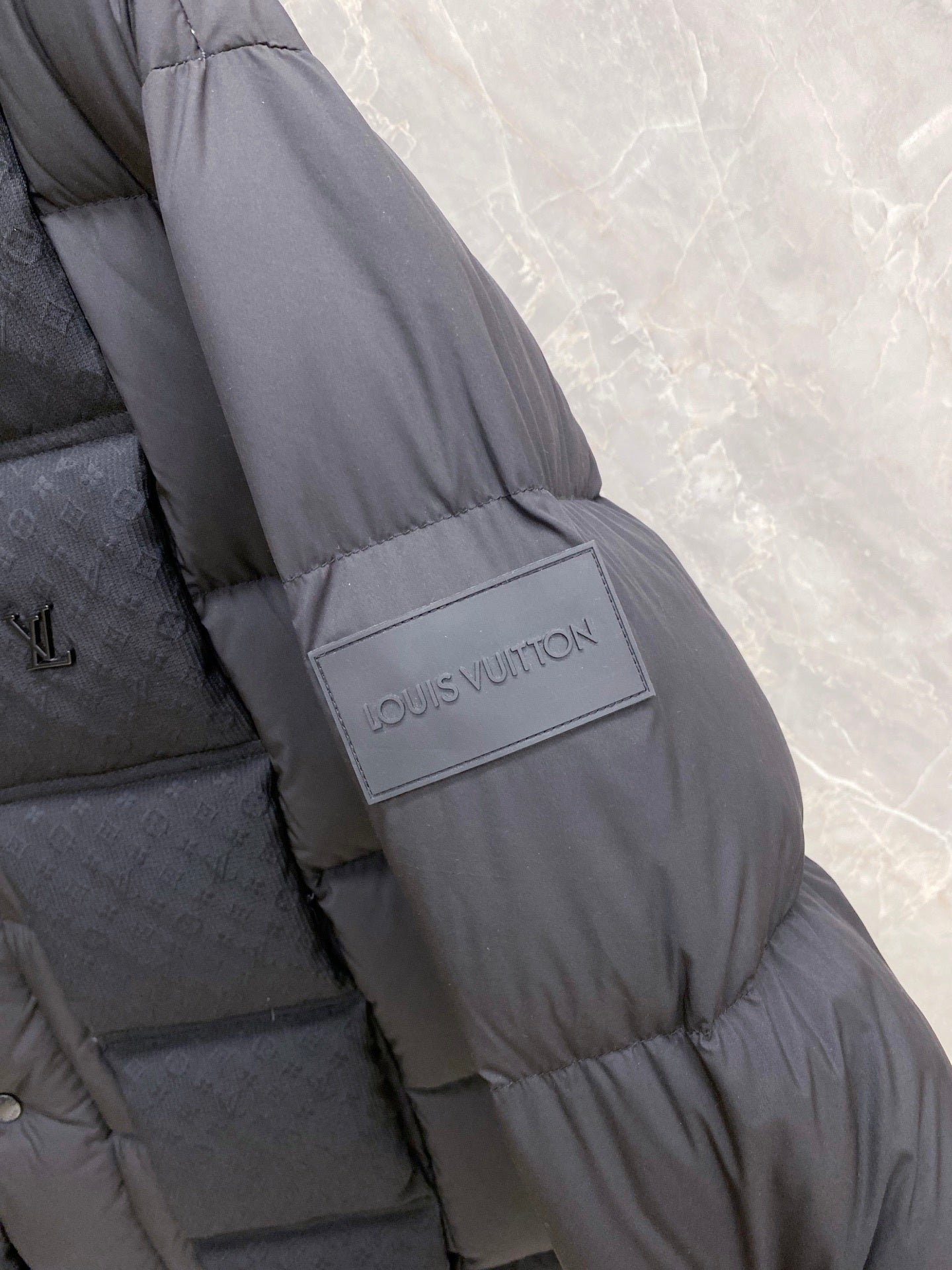 BLACK PADDED PUFFER JACKET WITH HOODED COLLAR