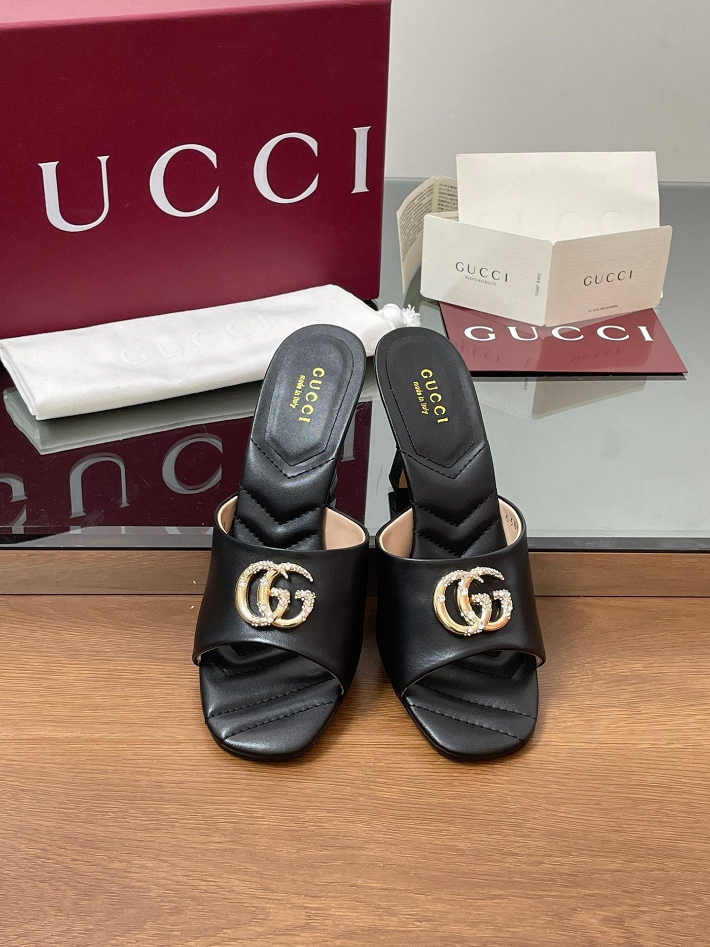 BLACK BLOCK HEEL SLIDES