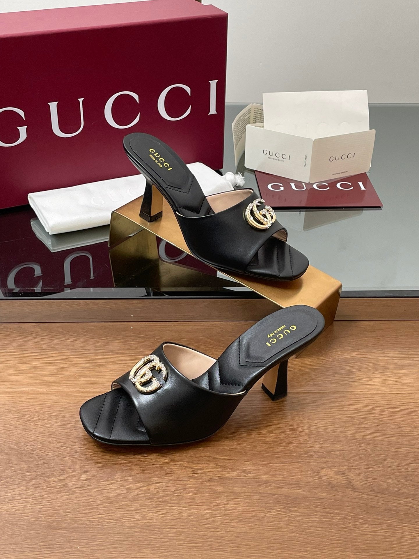 BLACK BLOCK HEEL SLIDES
