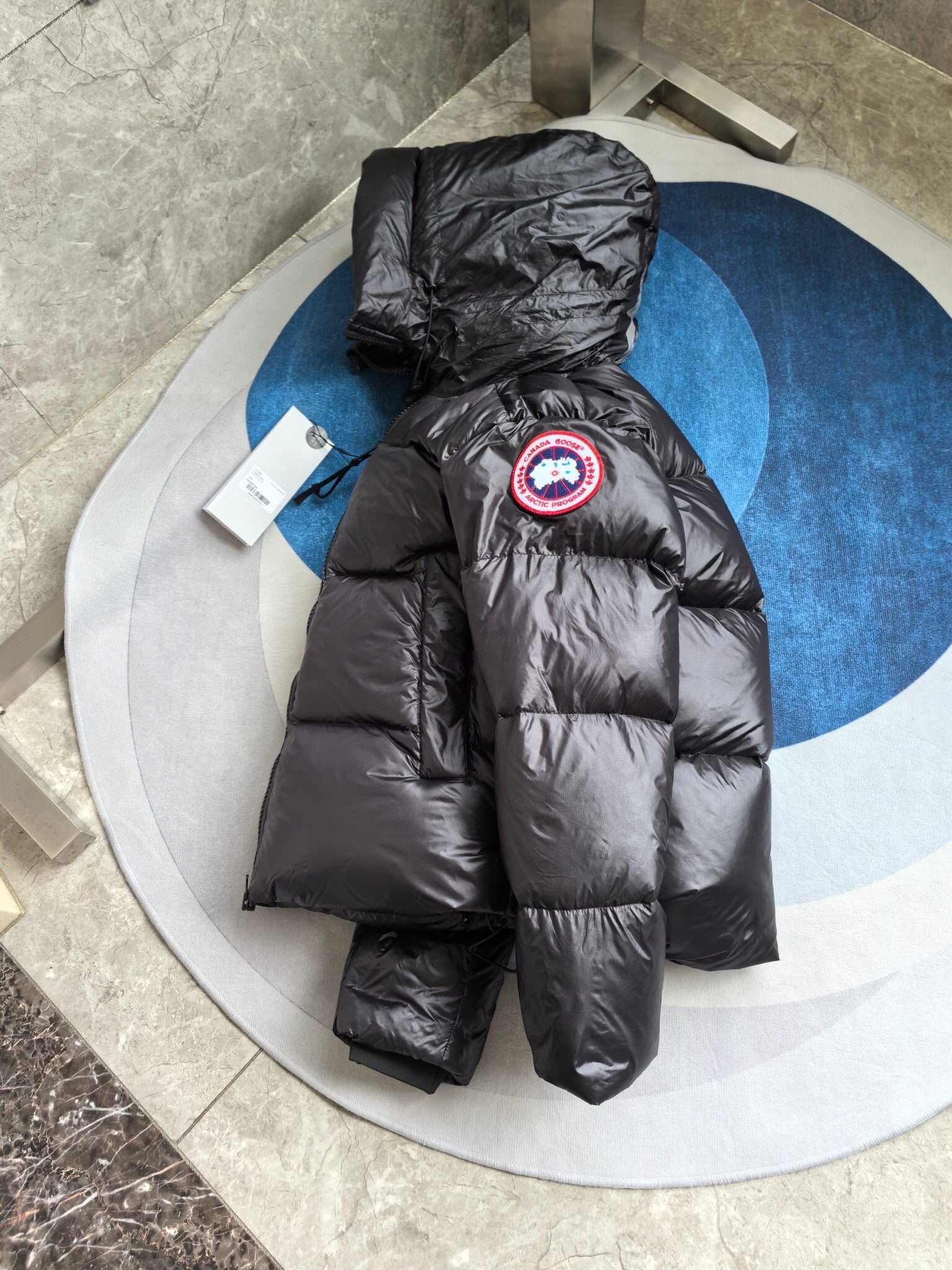 BLACK HOODED PUFFER JACKET