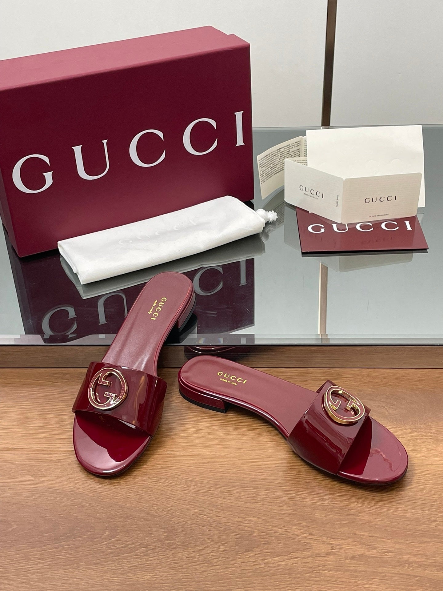 RED PATENT LOGO SLIDES