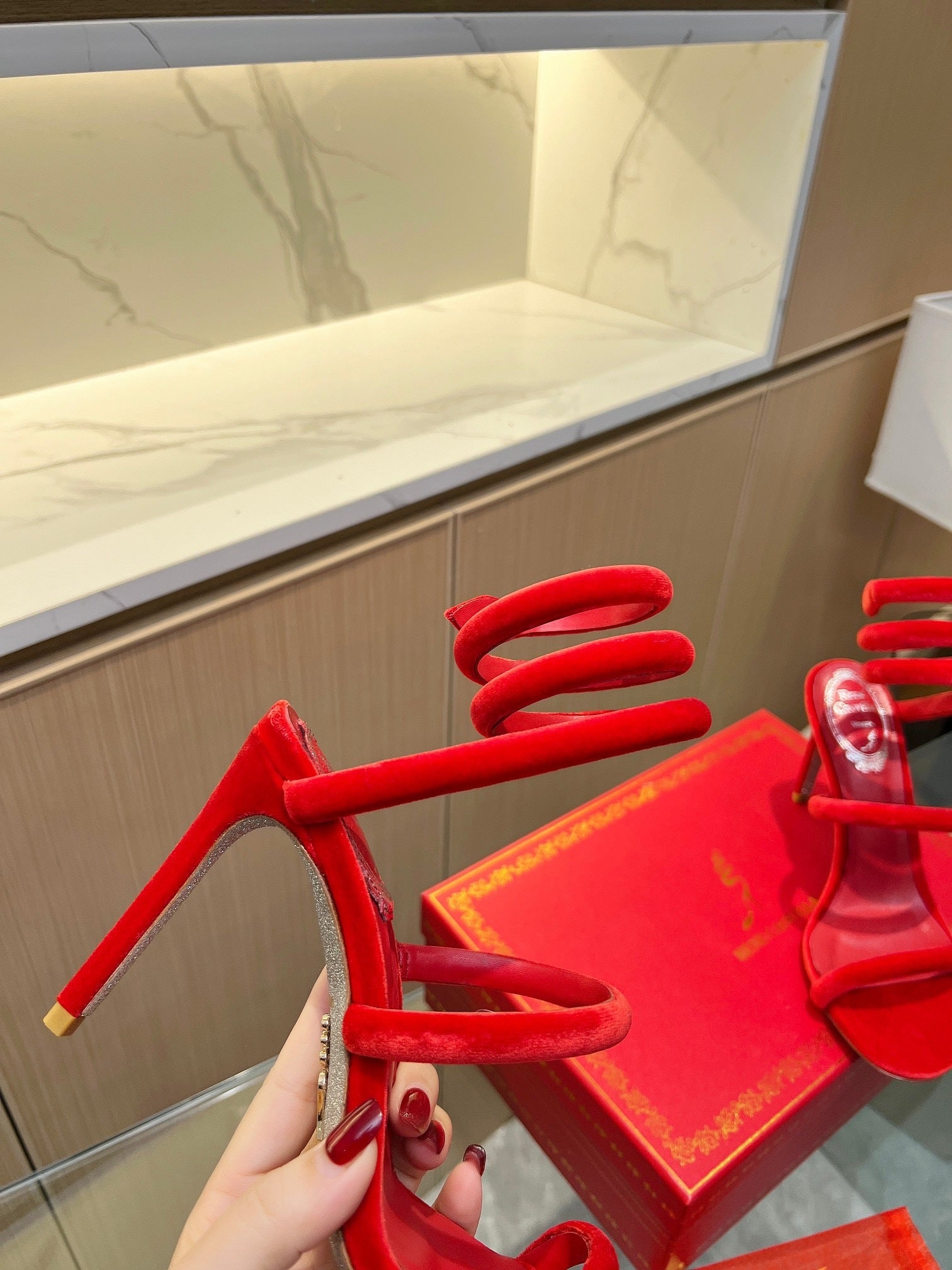 SCARLET SPIRAL HEELS