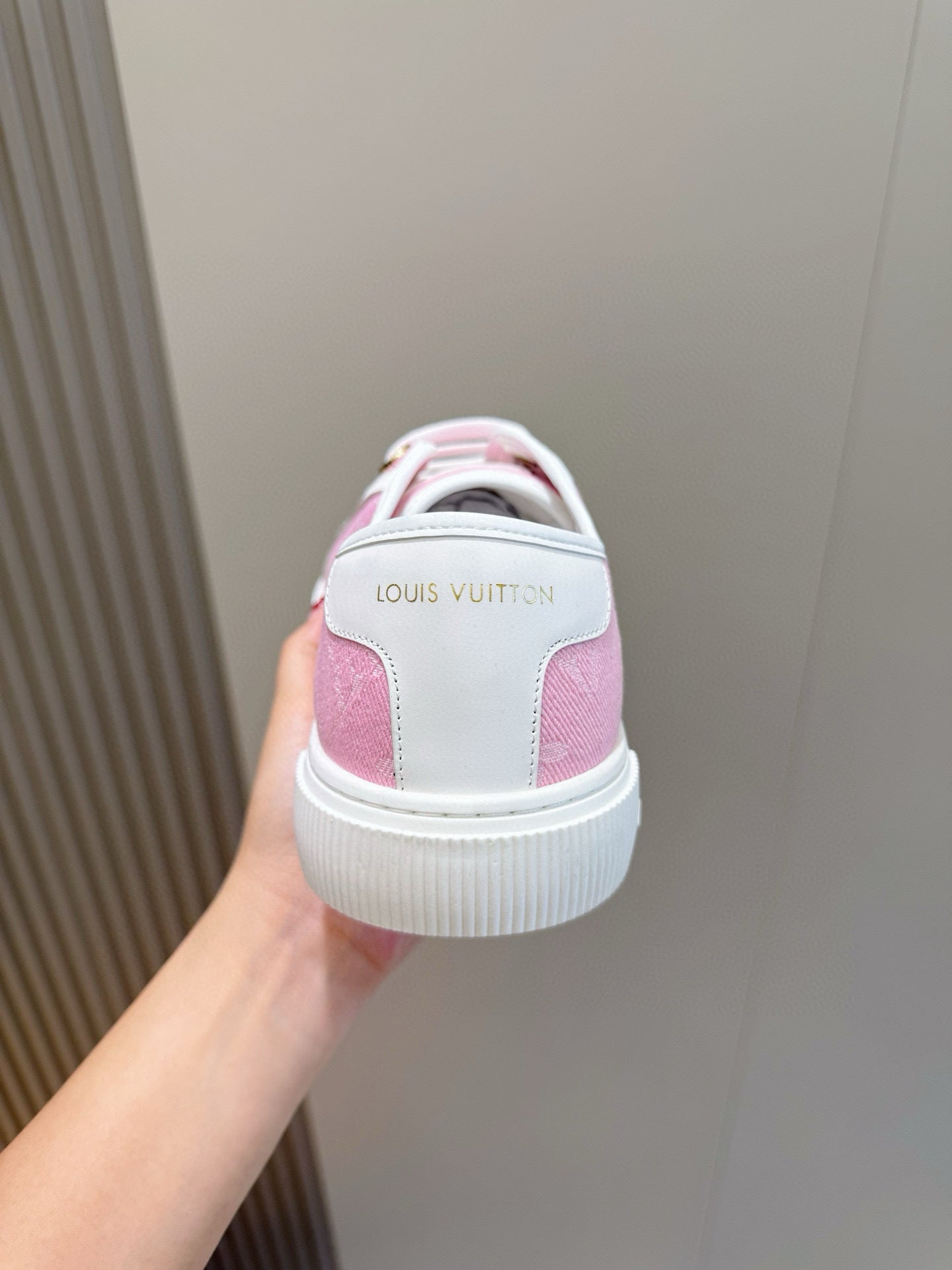 PINK LOW-TOP CASUAL SNEAKERS