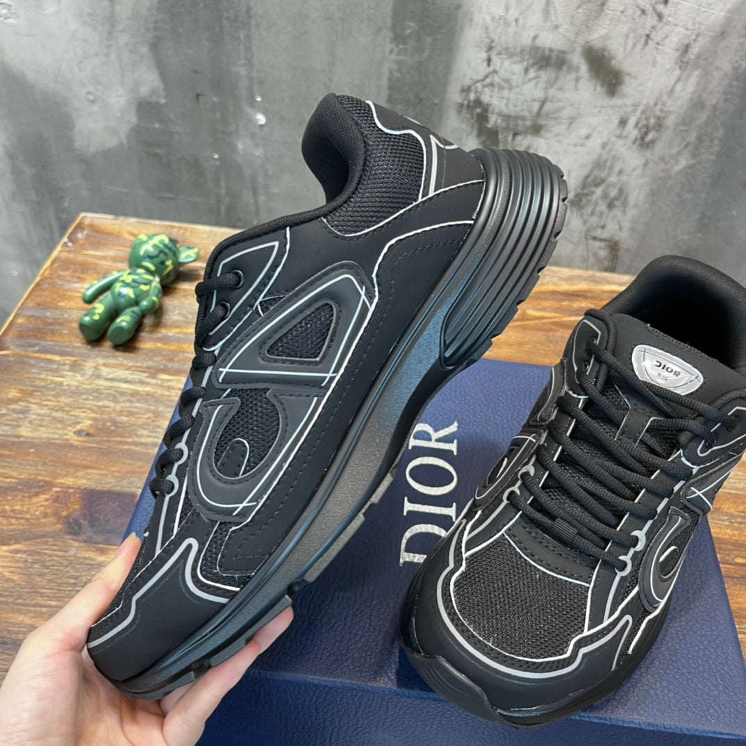 BLACK TECH PANEL RUNNER SNEAKERS