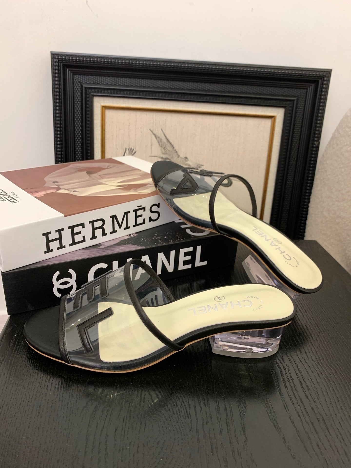 CLEAR LOGO STRAP FLAT SLIDES – BLACK
