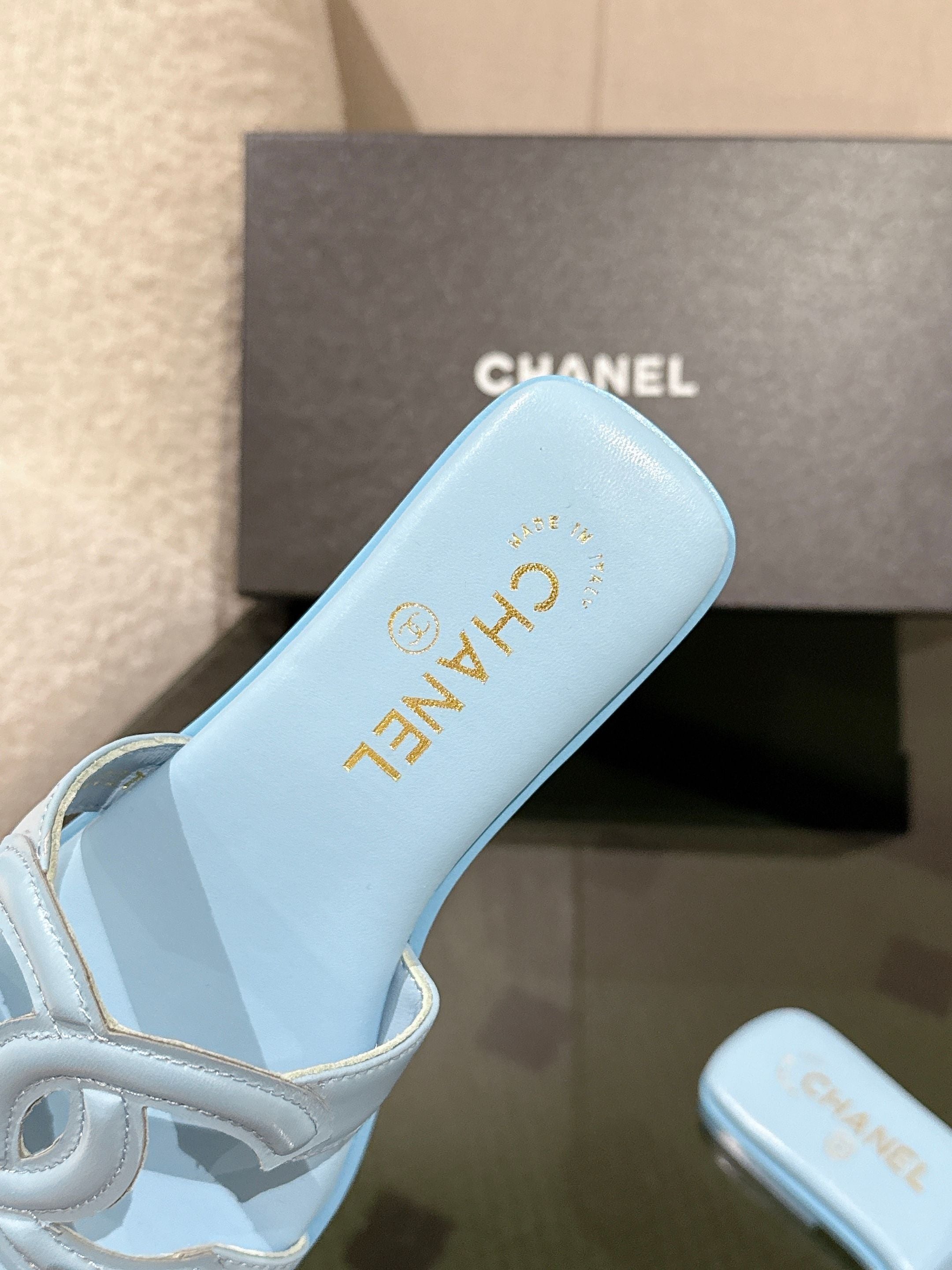 PASTEL BLUE MINIMALIST SLIDE SANDALS