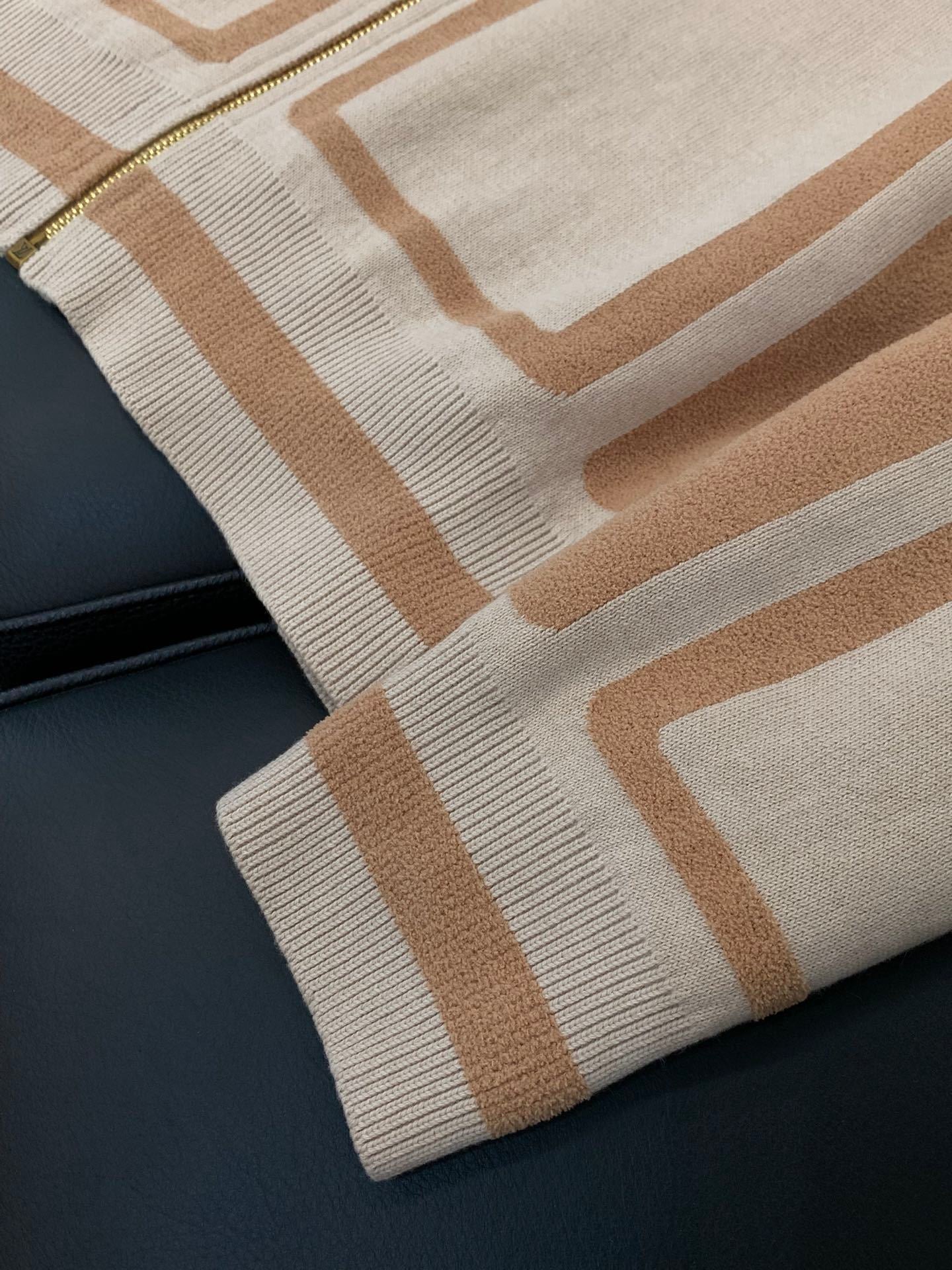 ZIP-UP KNIT TRACK JACKET