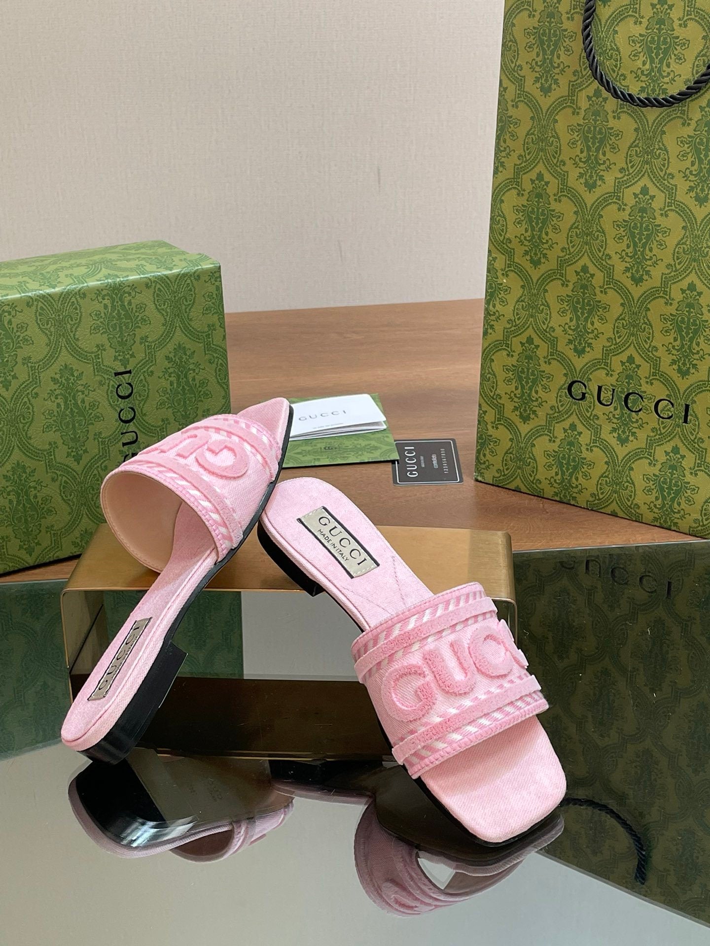 EMBROIDERED FLAT SLIDE SANDALS – SOFT PINK