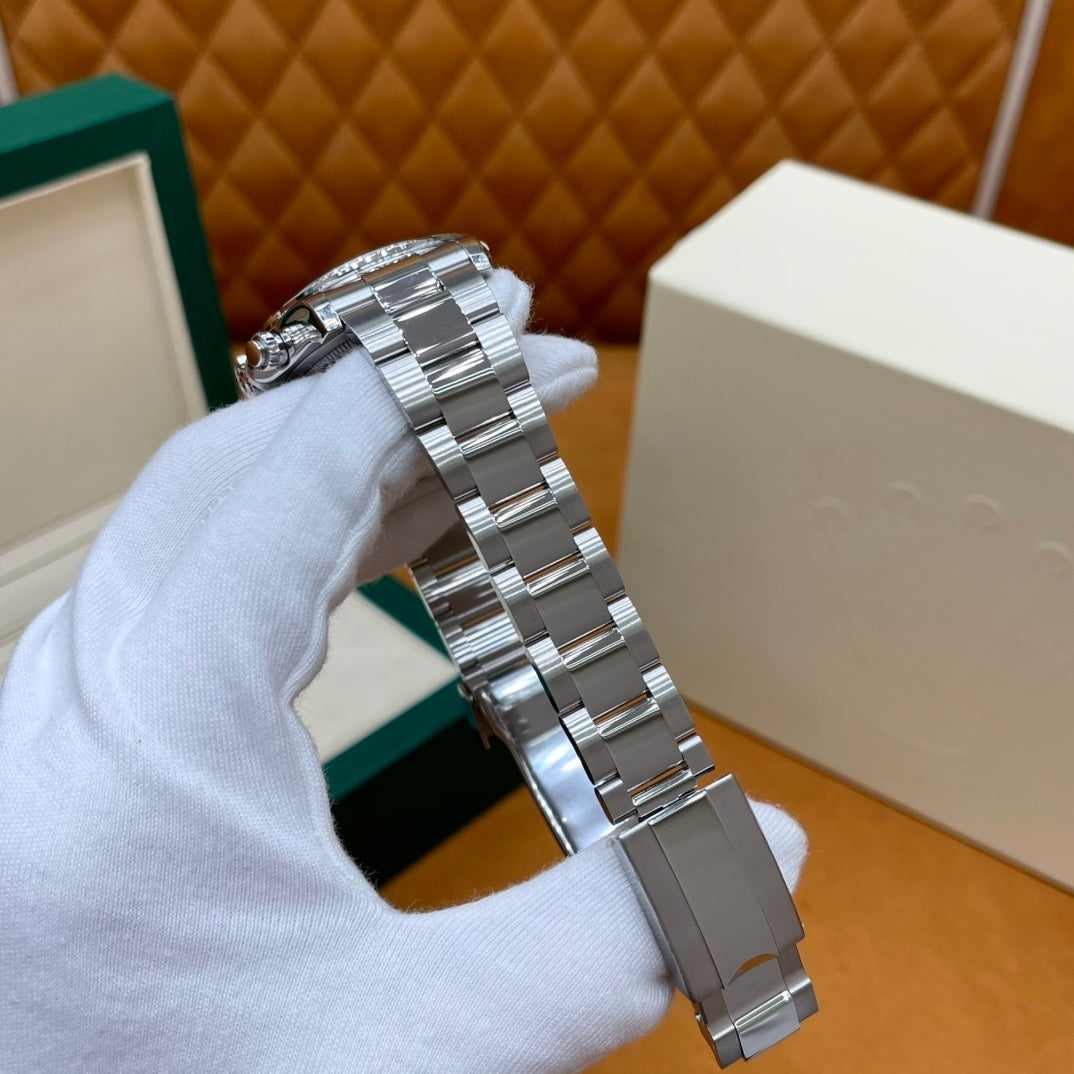LUXURY CHRONOGRAPH STEEL WATCH