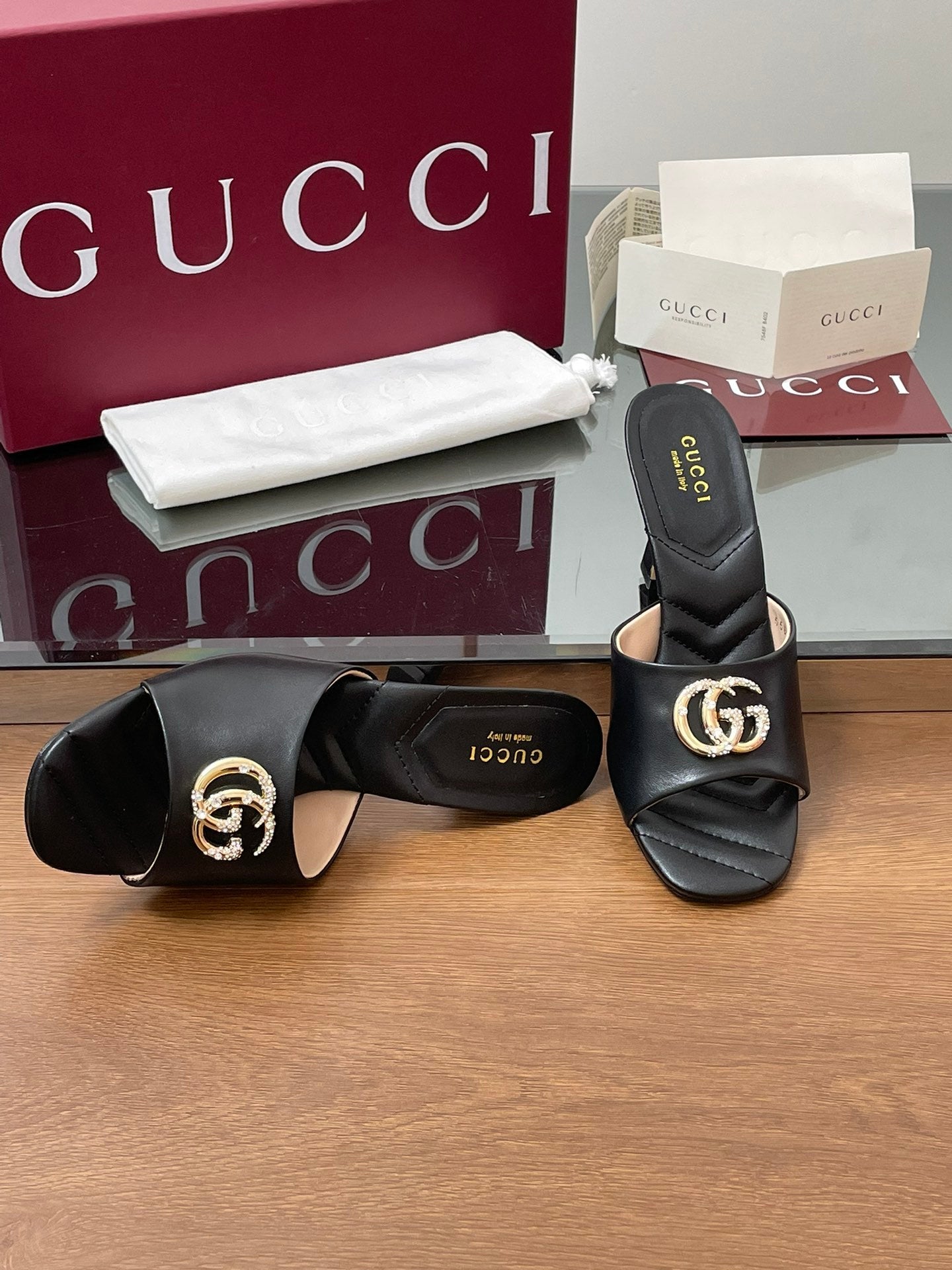 BLACK BLOCK HEEL SLIDES