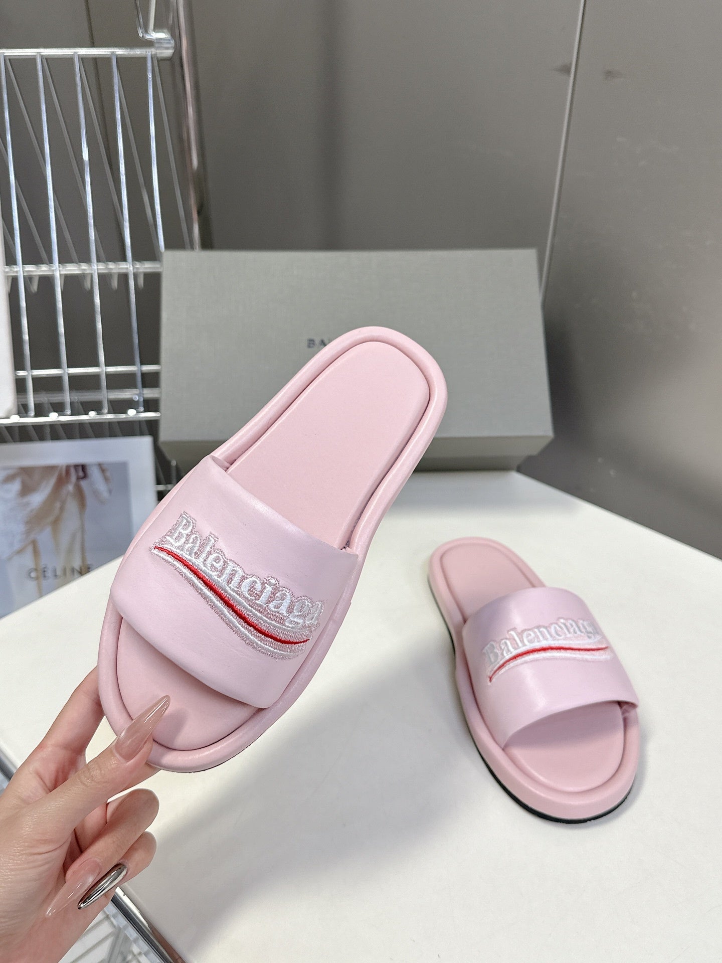 PASTEL PINK LOGO SLIDE SANDALS