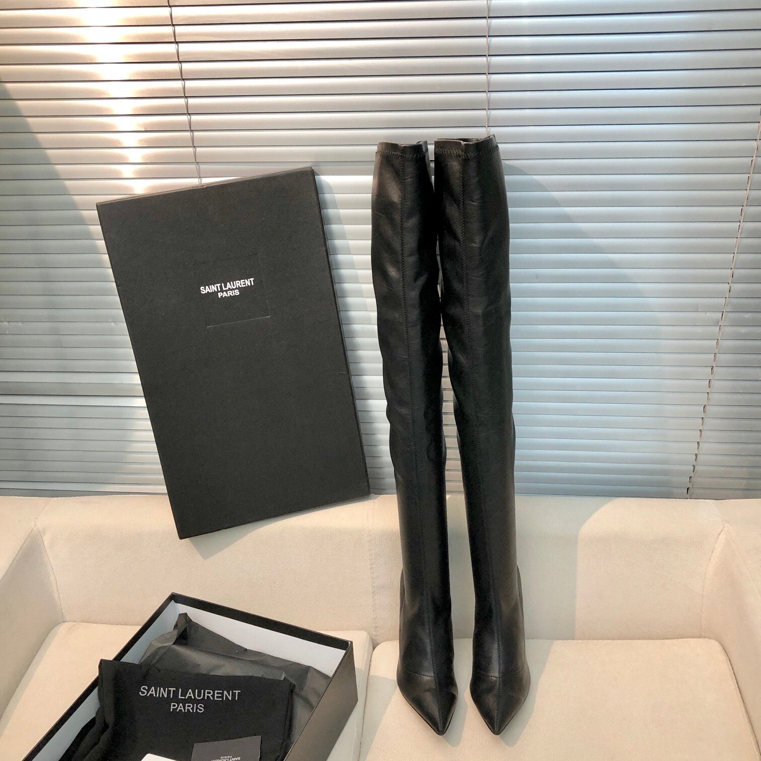 OVERKNEE POINTED HEEL BOOTS