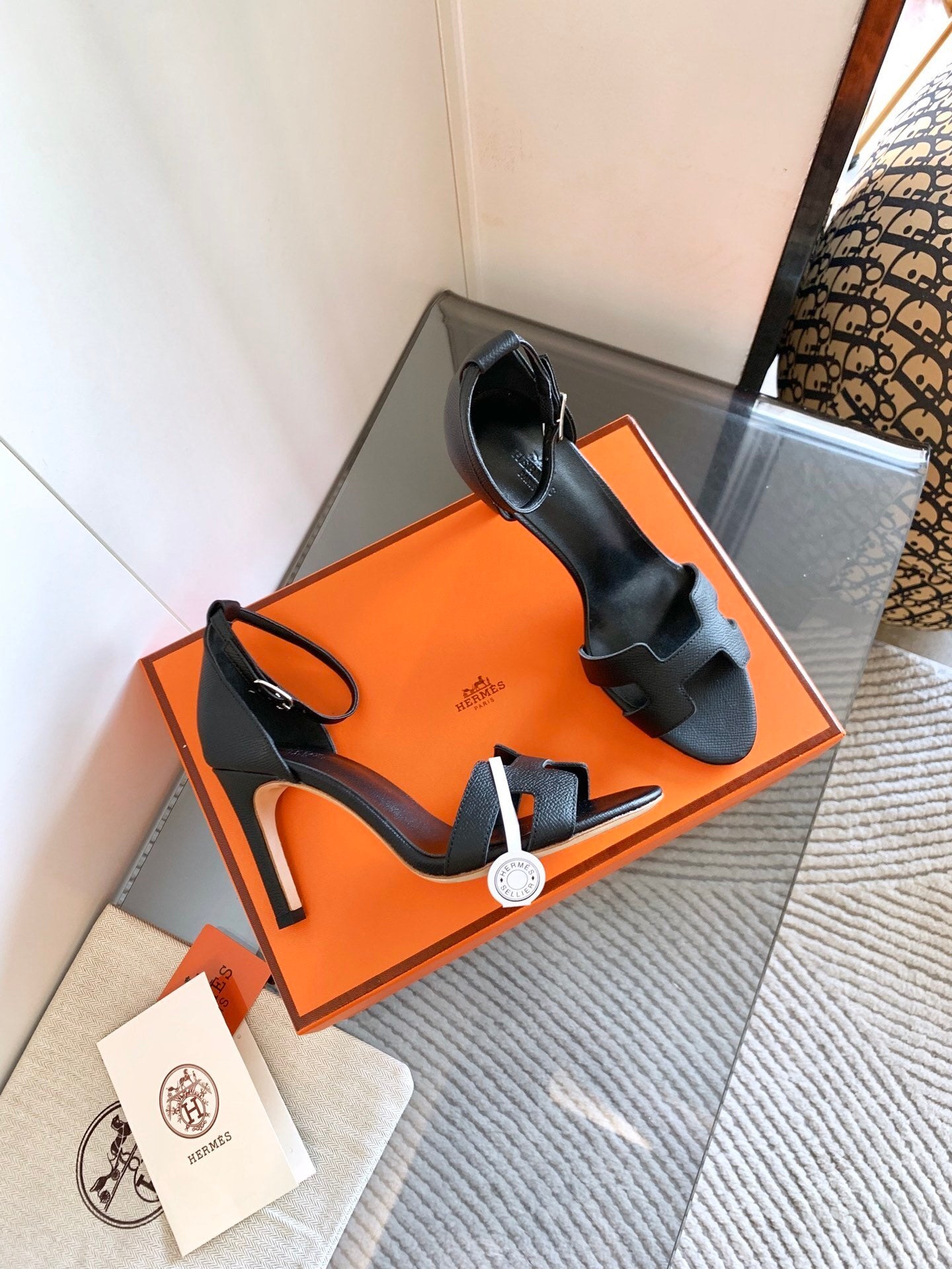 BLACK LEATHER ANKLE STRAP HEEL SANDALS