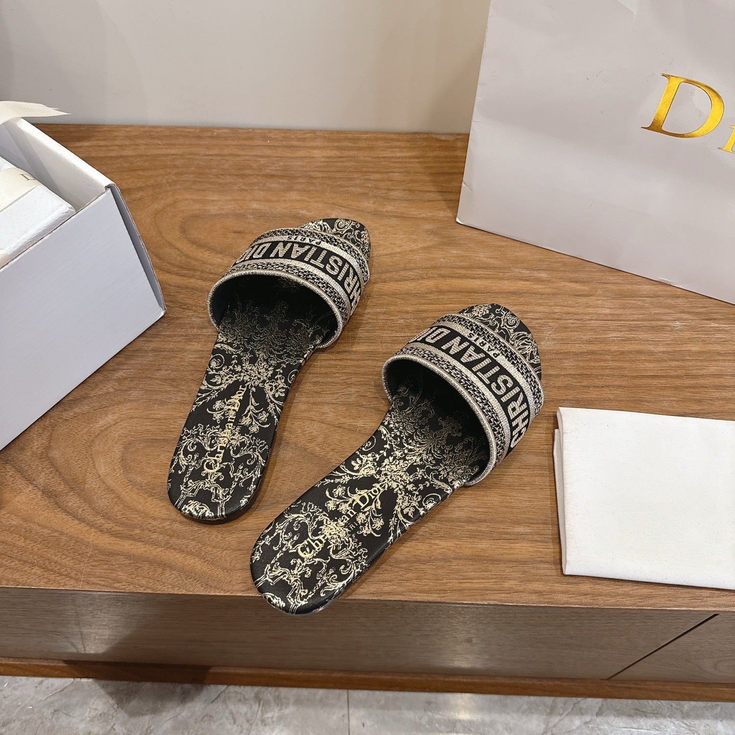 BLACK BAROQUE PRINT LOGO SLIDE SANDALS