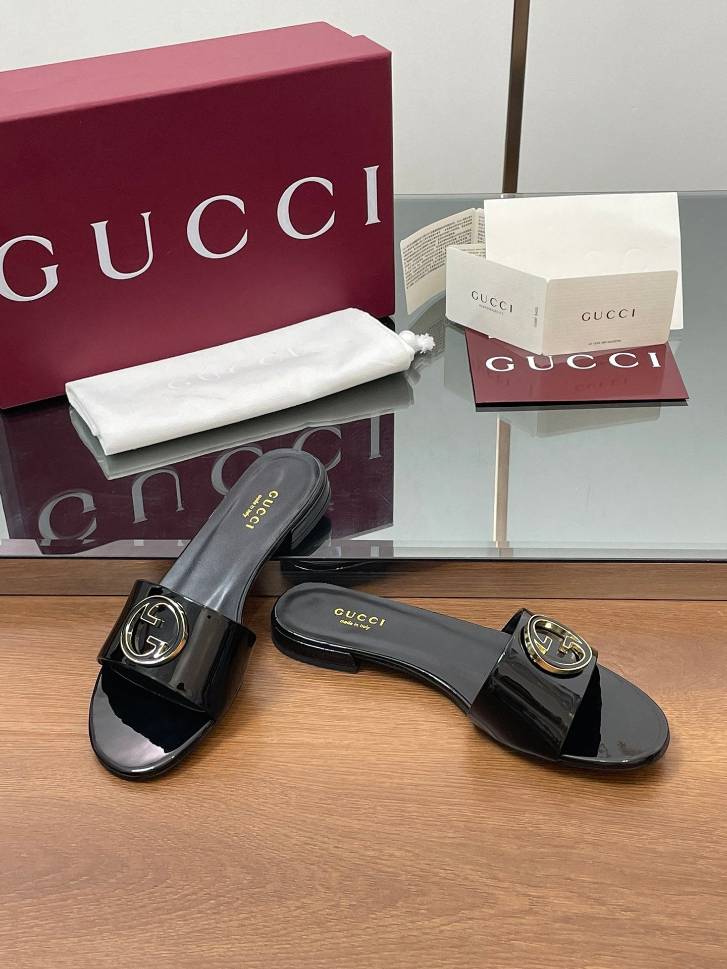 BLACK PATENT LOGO SLIDES