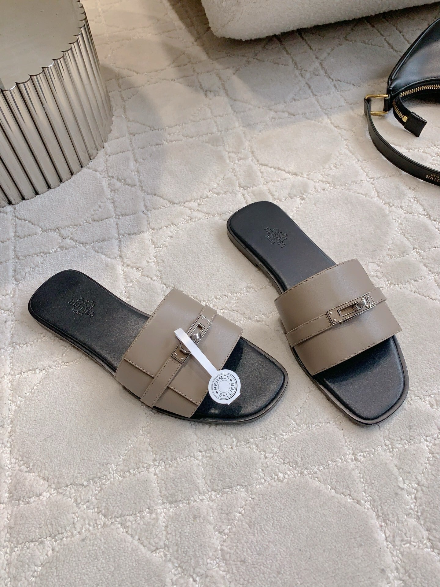 NEUTRAL TONE FLAT SANDALS WITH MODERN METAL HARDWARE