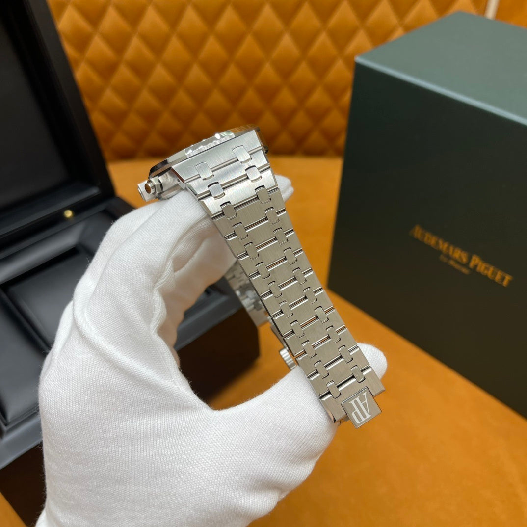 PREMIUM STEEL CHRONOGRAPH WATCH