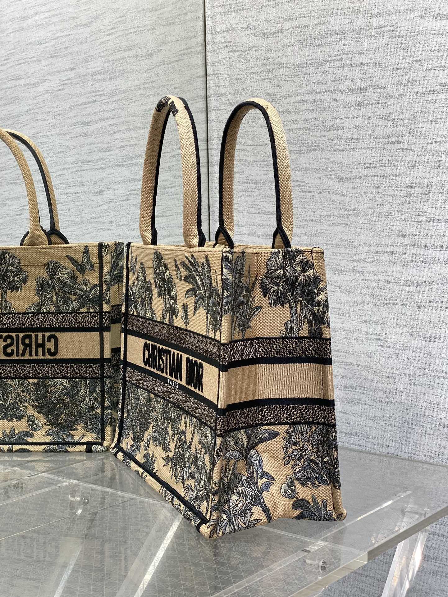 Tragetasche aus Canvas mit botanischem Muster