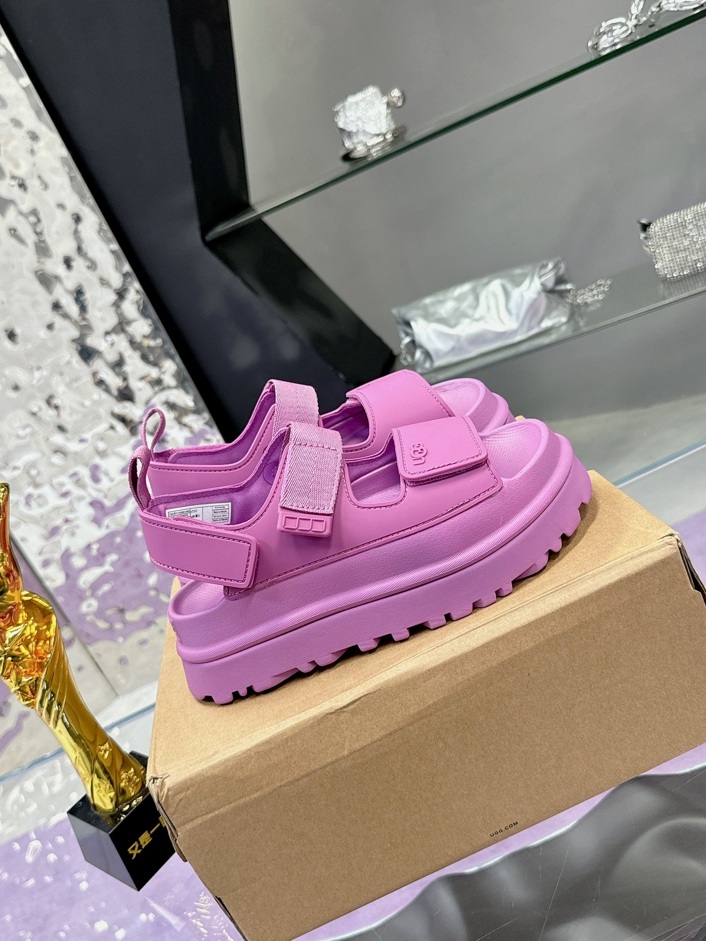 PLATFORM SPORT SANDALS – PINK