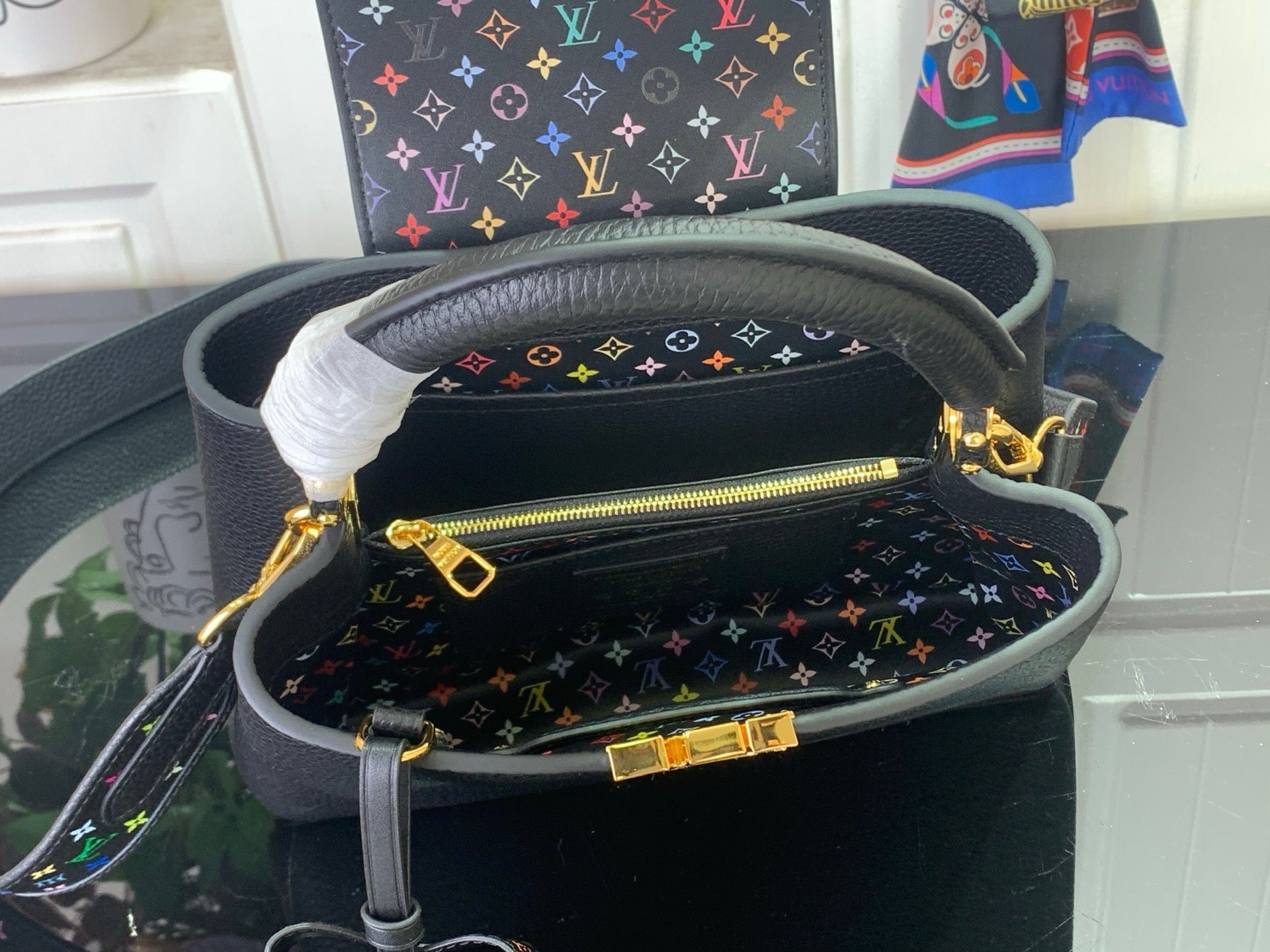 ELEGANT TOP HANDLE STATEMENT BAG