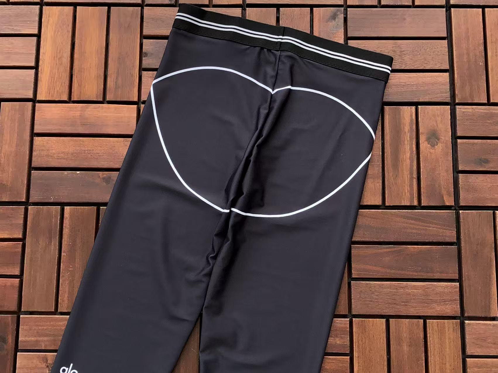 CONTRAST TRIM SPORTS BRA & LEGGINGS SET