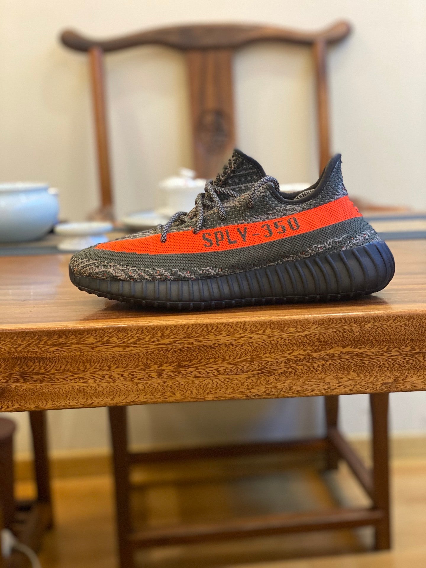 UNISEX BREATHABLE KNIT LOW-TOP SNEAKERS – GREY WITH ORANGE STRIPE