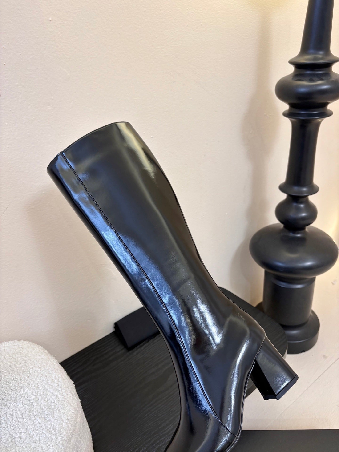 PATENT KNEE-HIGH BLOCK HEEL BOOTS