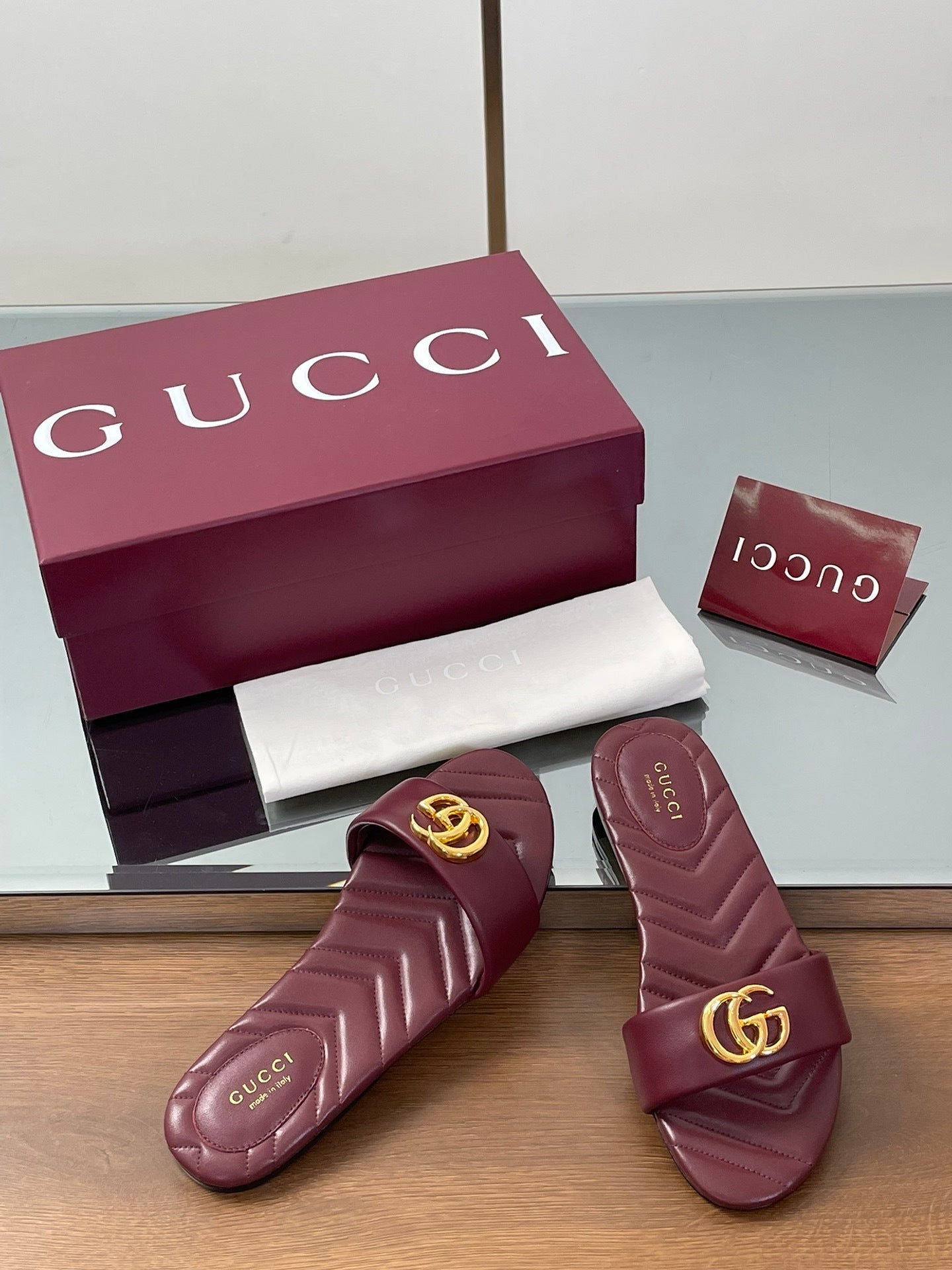 BURGUNDY QUILTED SLIDE SANDALS