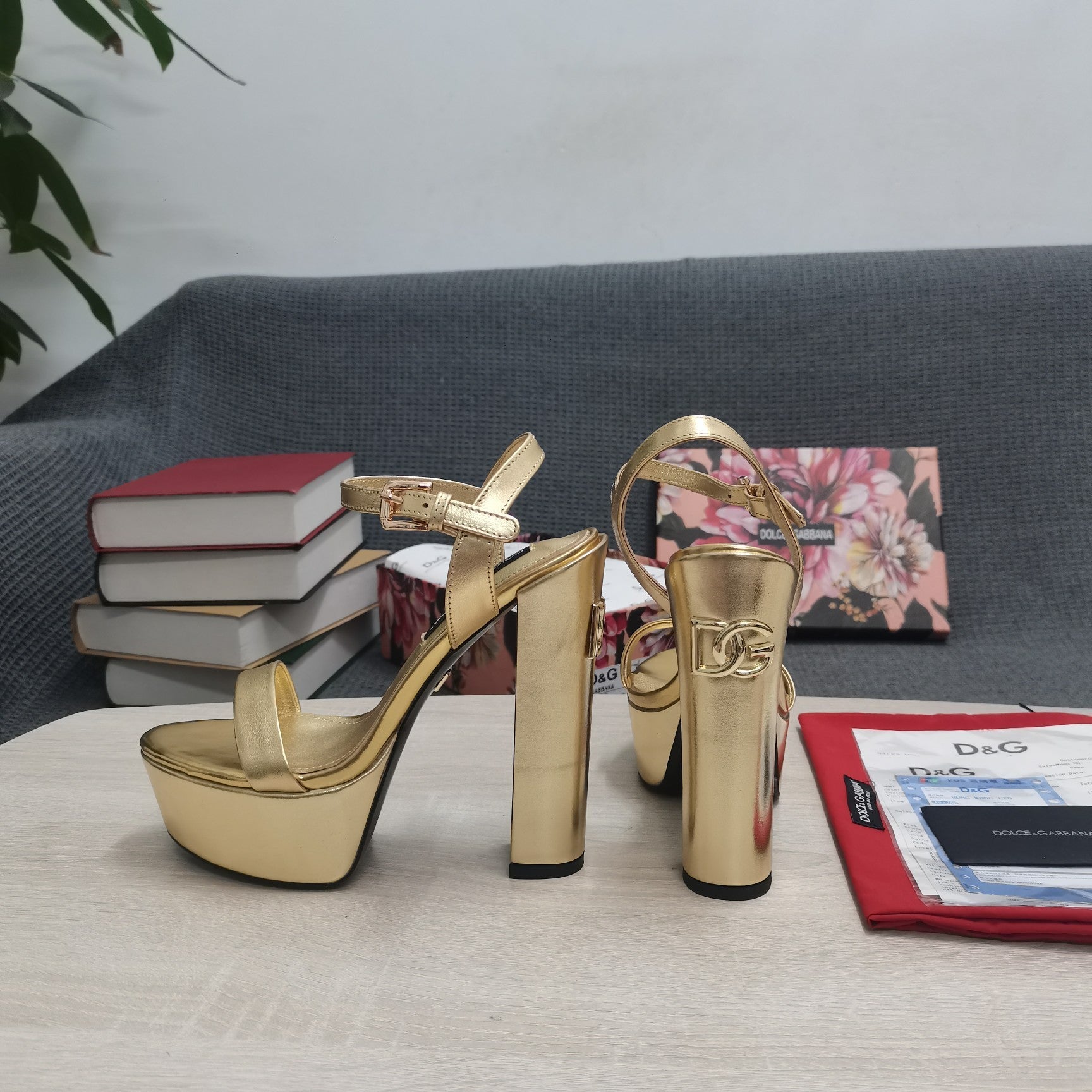 GOLD METALLIC PLATFORM STRAPPY HEEL SANDALS