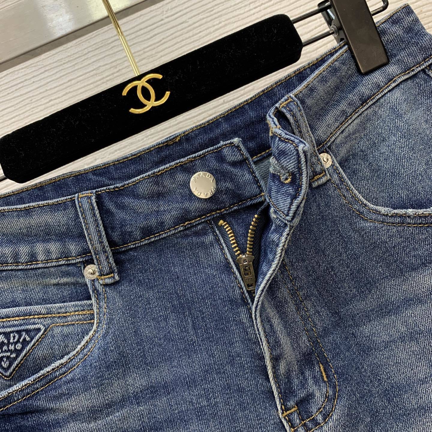 BLUE DENIM SHORTS WITH FRONT DETAIL