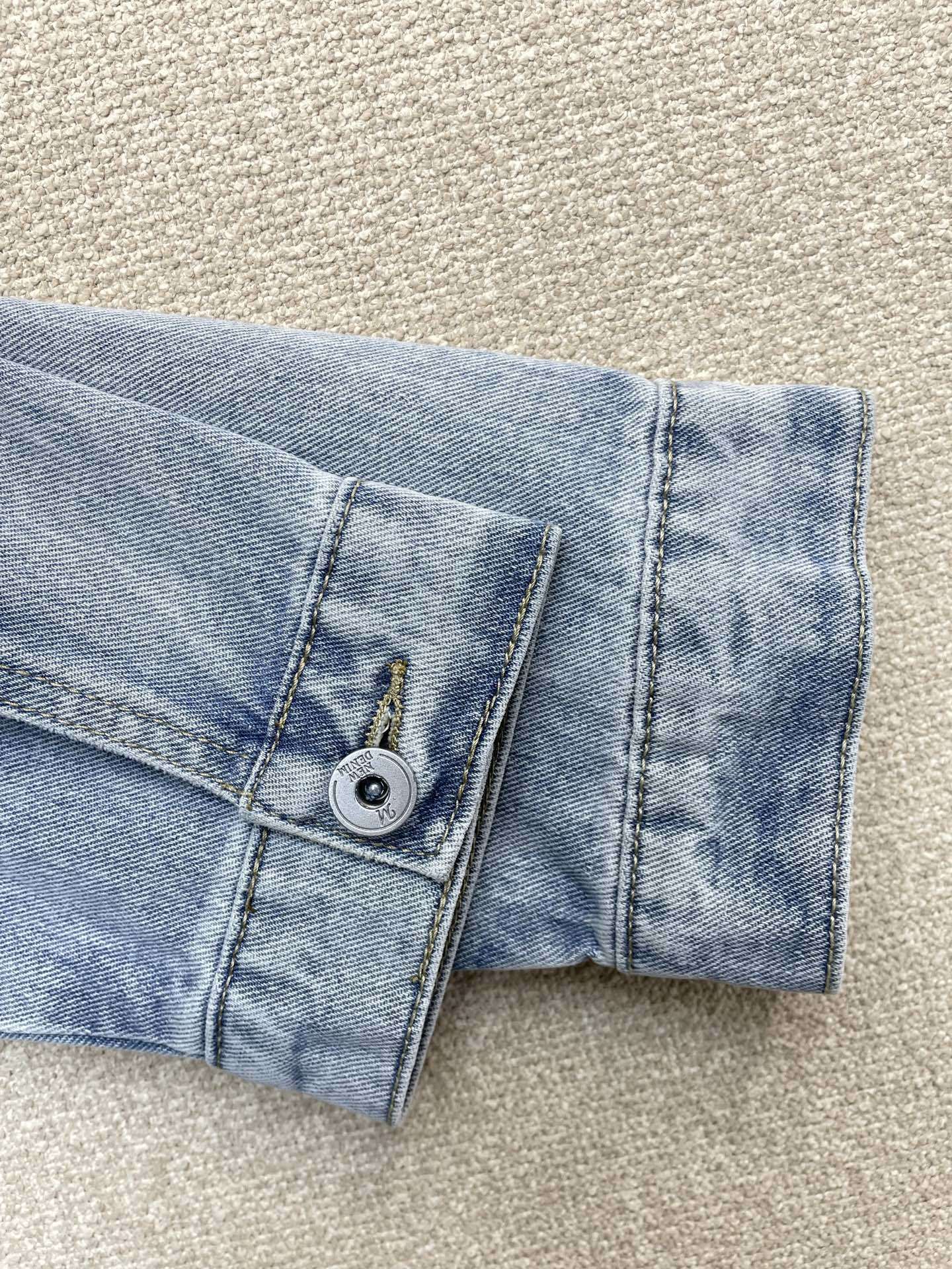 VINTAGE WASH DENIM JACKET WITH CLASSIC BUTTON FRONT