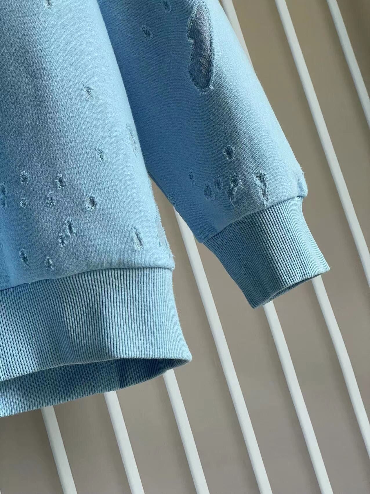 DISTRESSED LOGO CREWNECK SWEATSHIRT