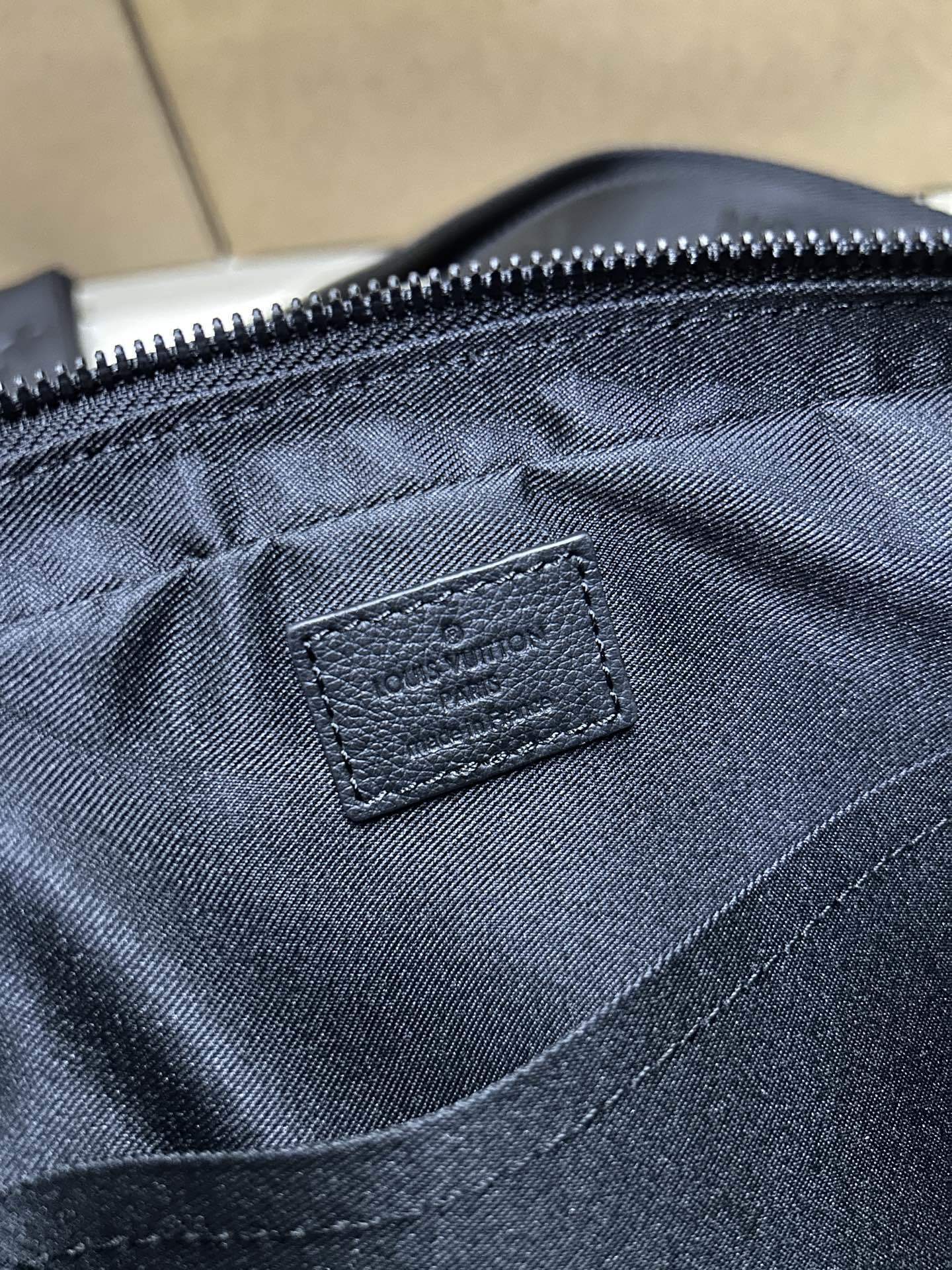 EMBOSSED LEATHER CROSSBODY BAG SET