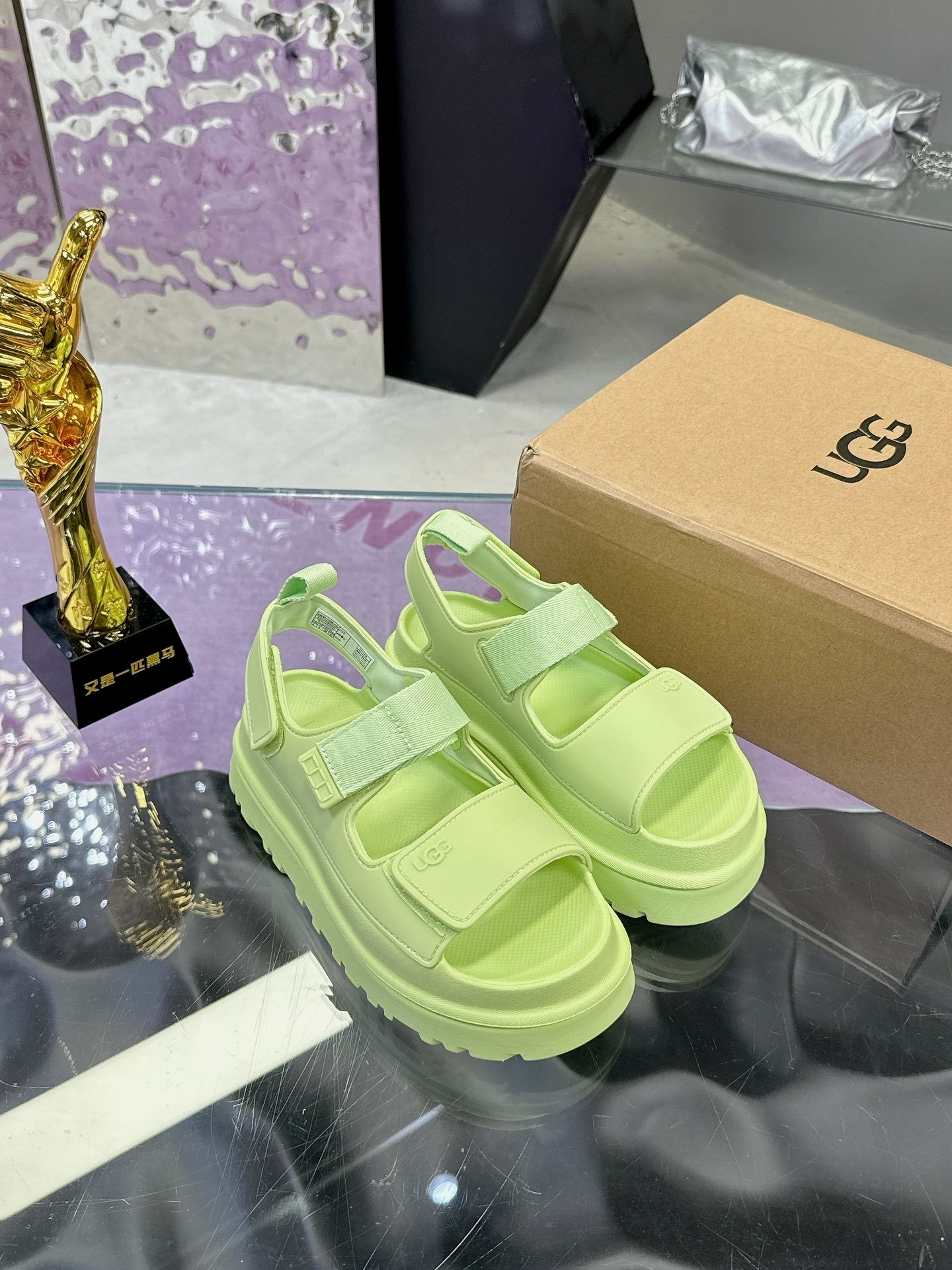 PLATFORM SANDALS – LIME