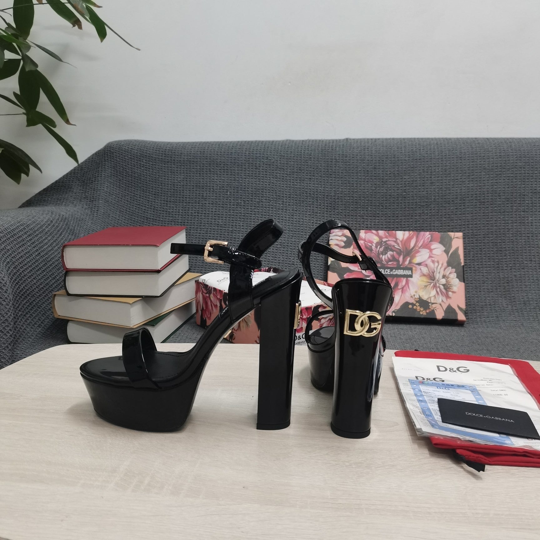 BLACK PATENT PLATFORM STRAPPY HEEL SANDALS