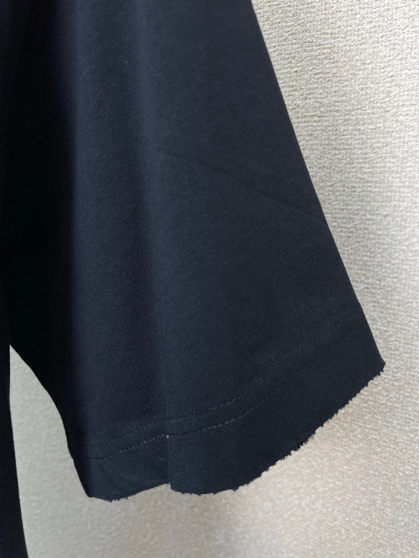 EMBOSSED LOGO COTTON T-SHIRT