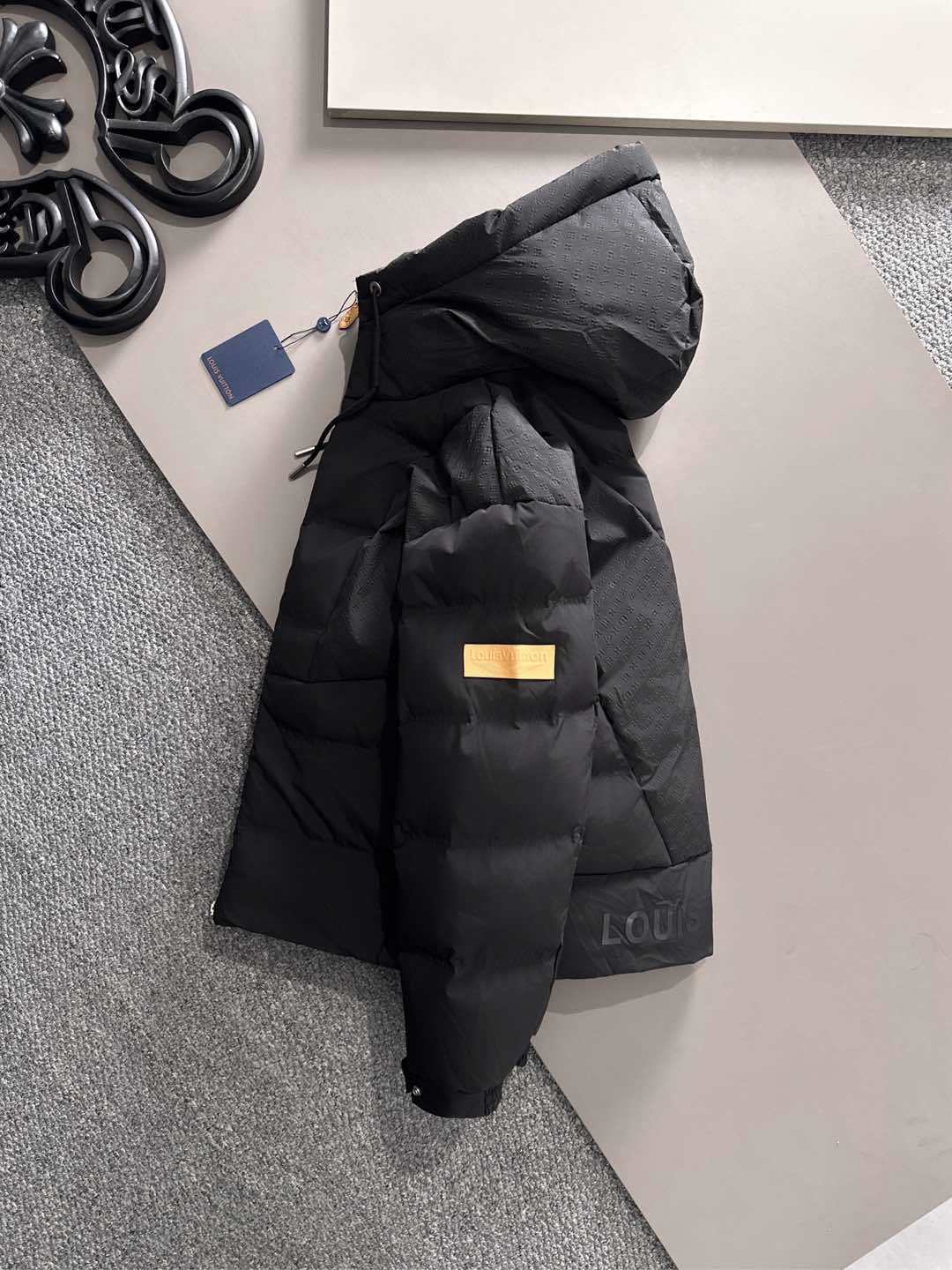 BLACK PADDED PUFFER JACKET WITH HOOD